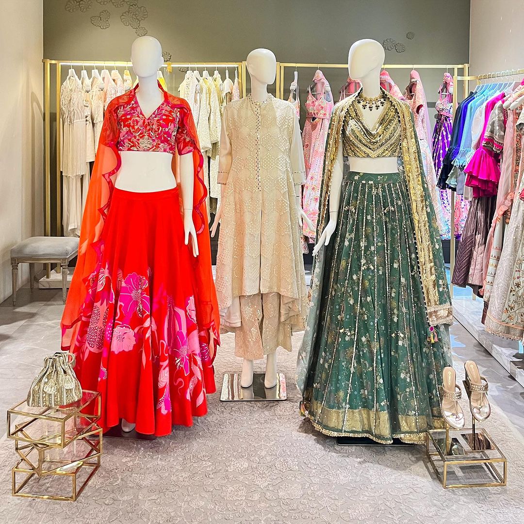 Evoluzione's Designer Lehengas: A Celebration of Timeless Elegance