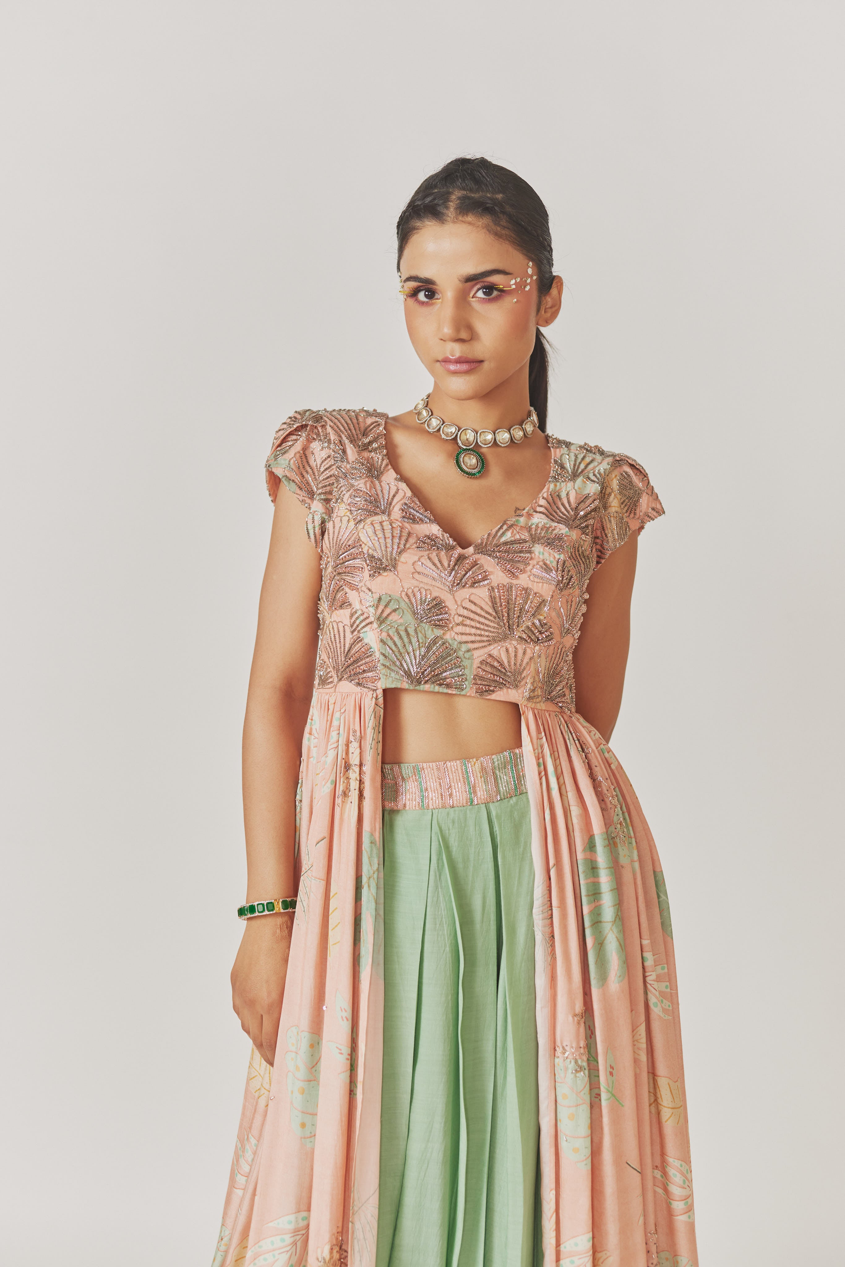 Nadira Pallazo Set