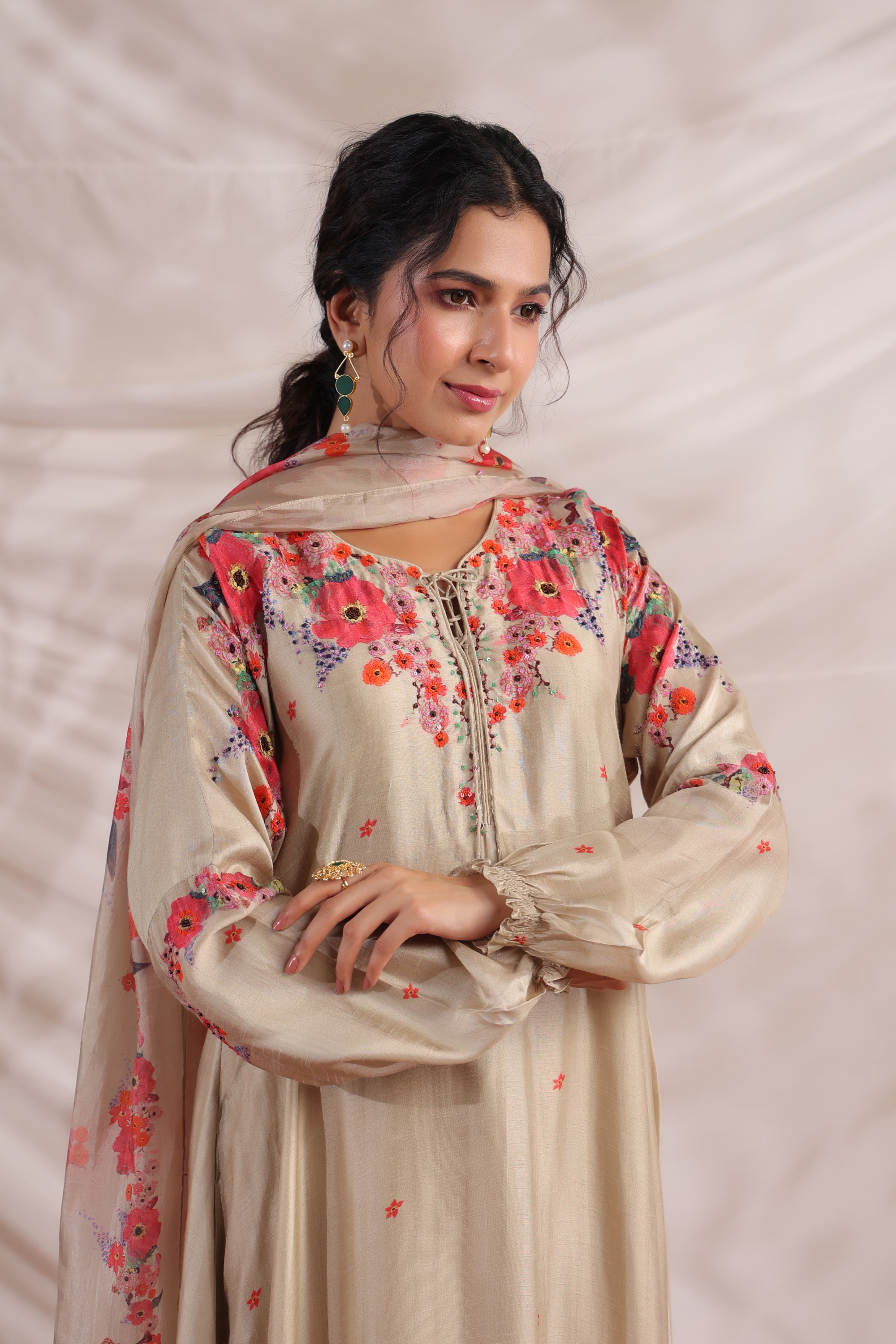 Bahaar Shoulder Embroidered Kurta Set