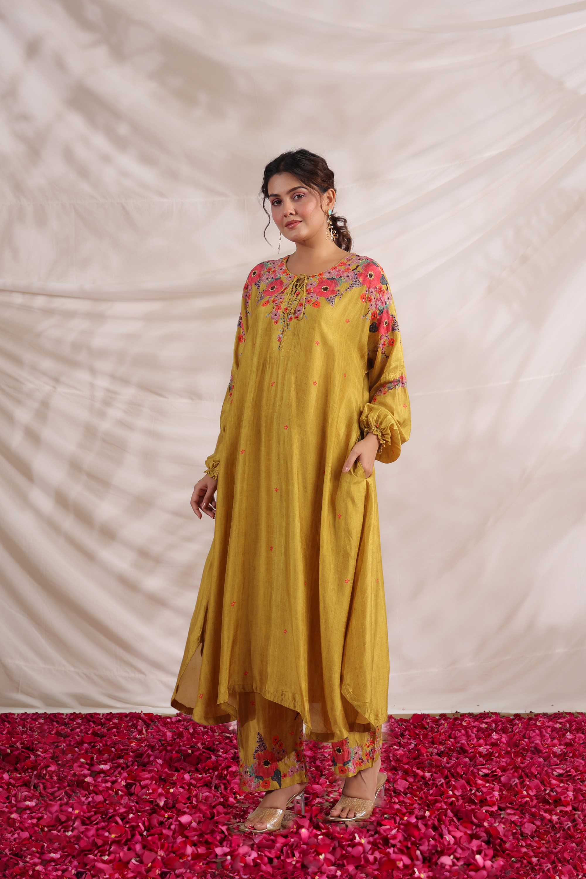 Bahaar Shoulder Embroidered Kurta Set