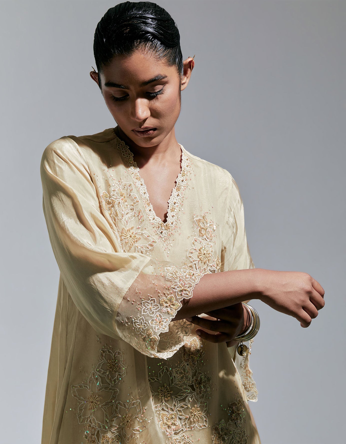 Shell Silk Kurta Set With Floral Thread Work