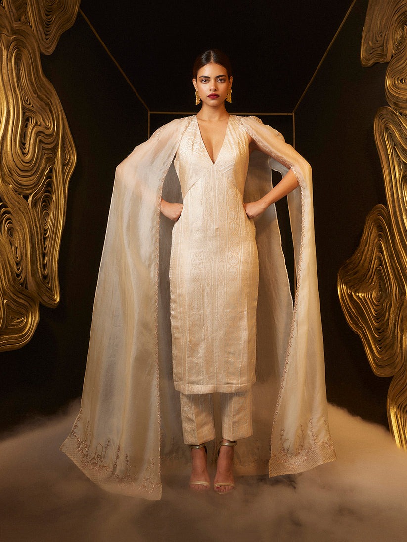 'the Pristine Kurta Set'
