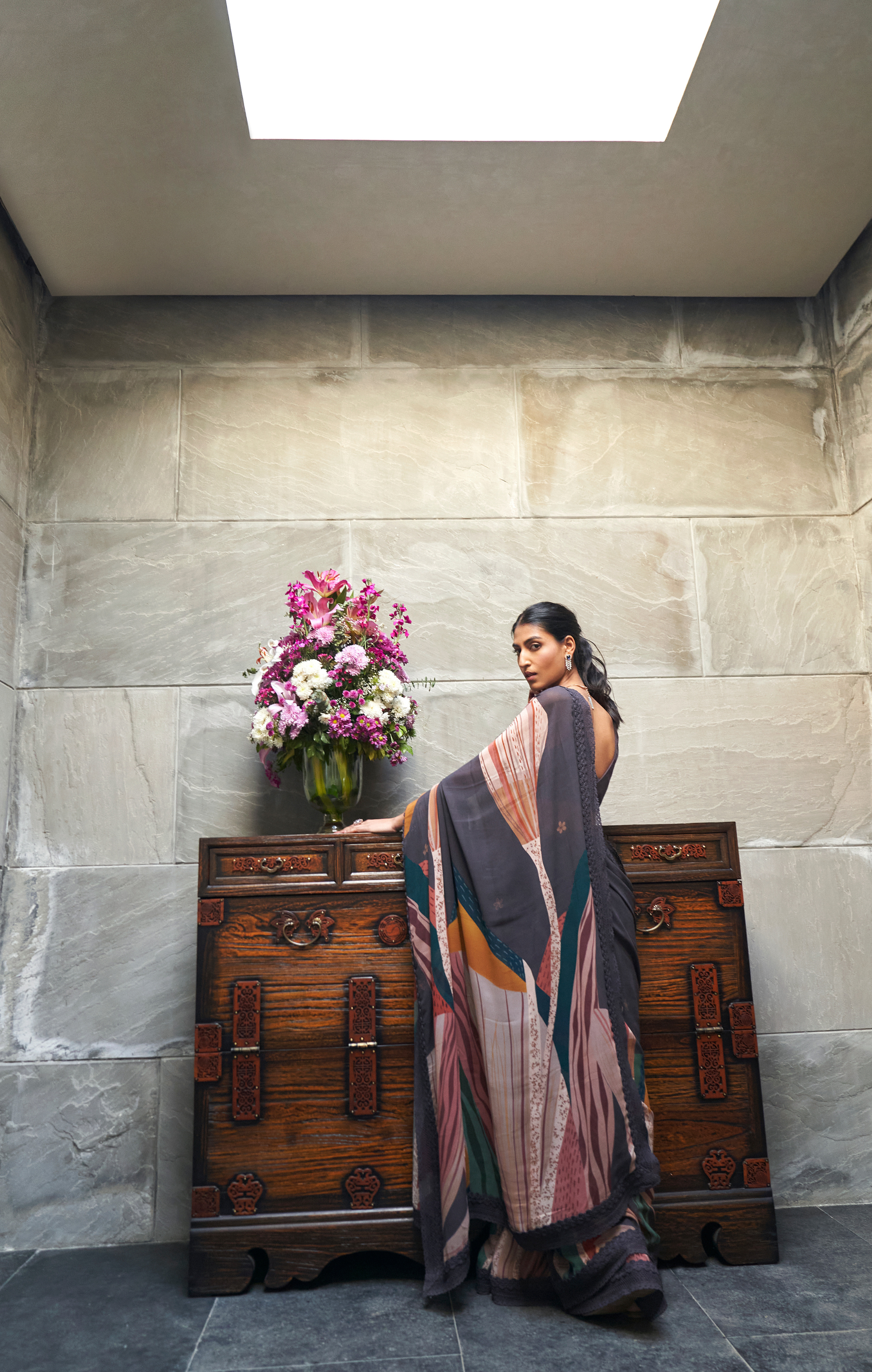 Charcoal Grey Abstract Print Saree With Blouse