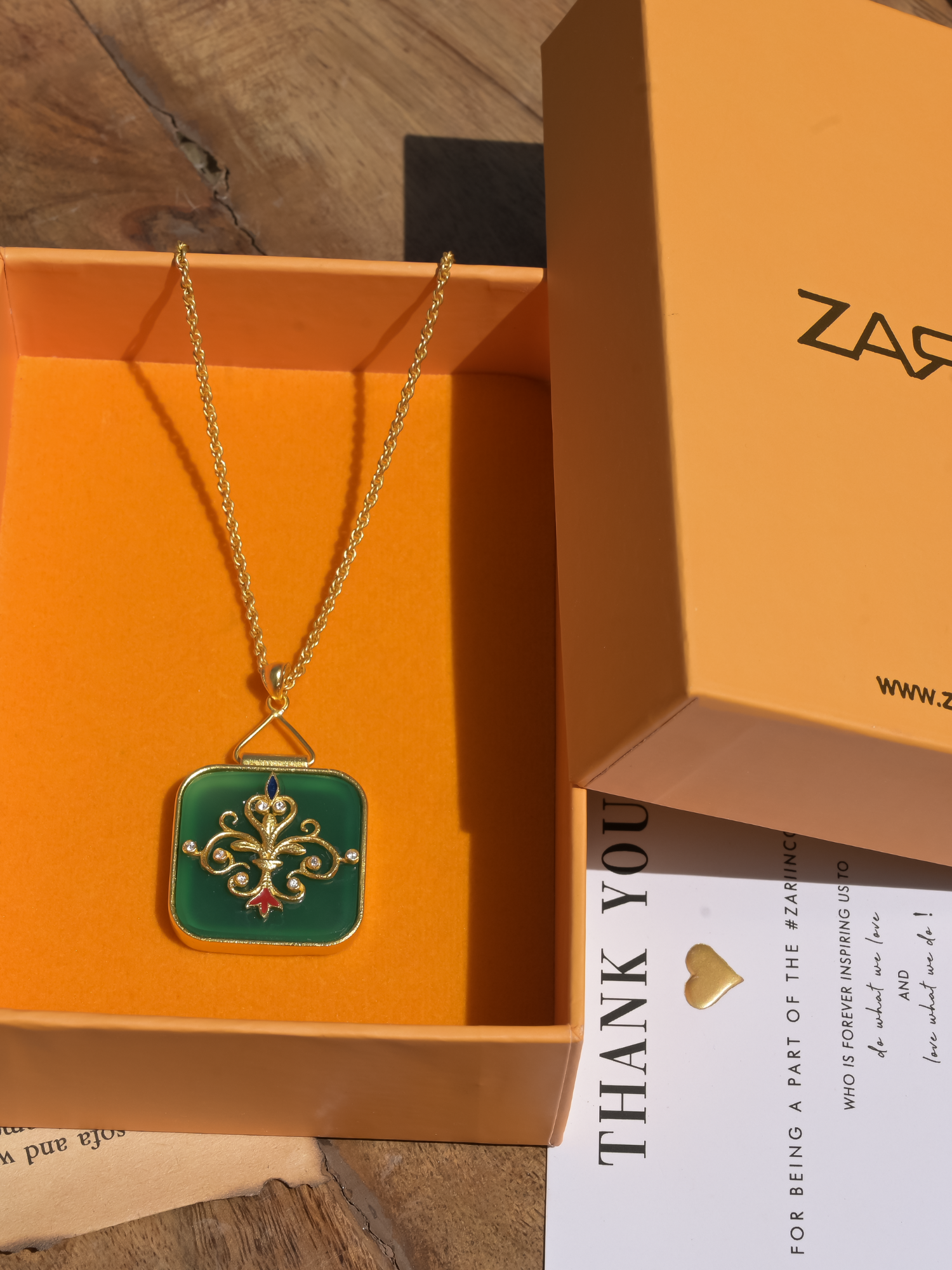 Dream of the Past Green Onyx Pendant Necklace