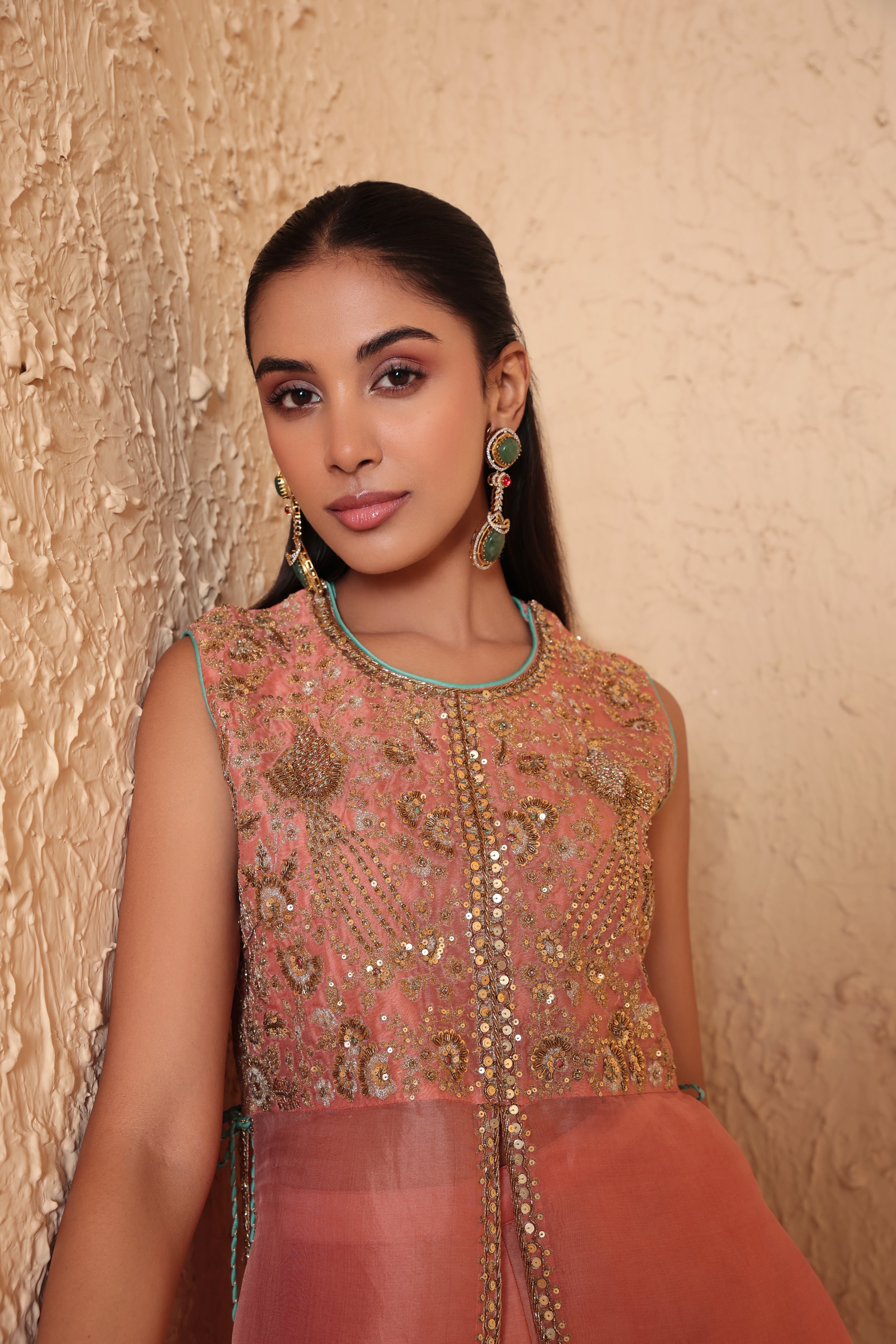 Mehrang Peach Tie-up Sleeveless Kurta Set