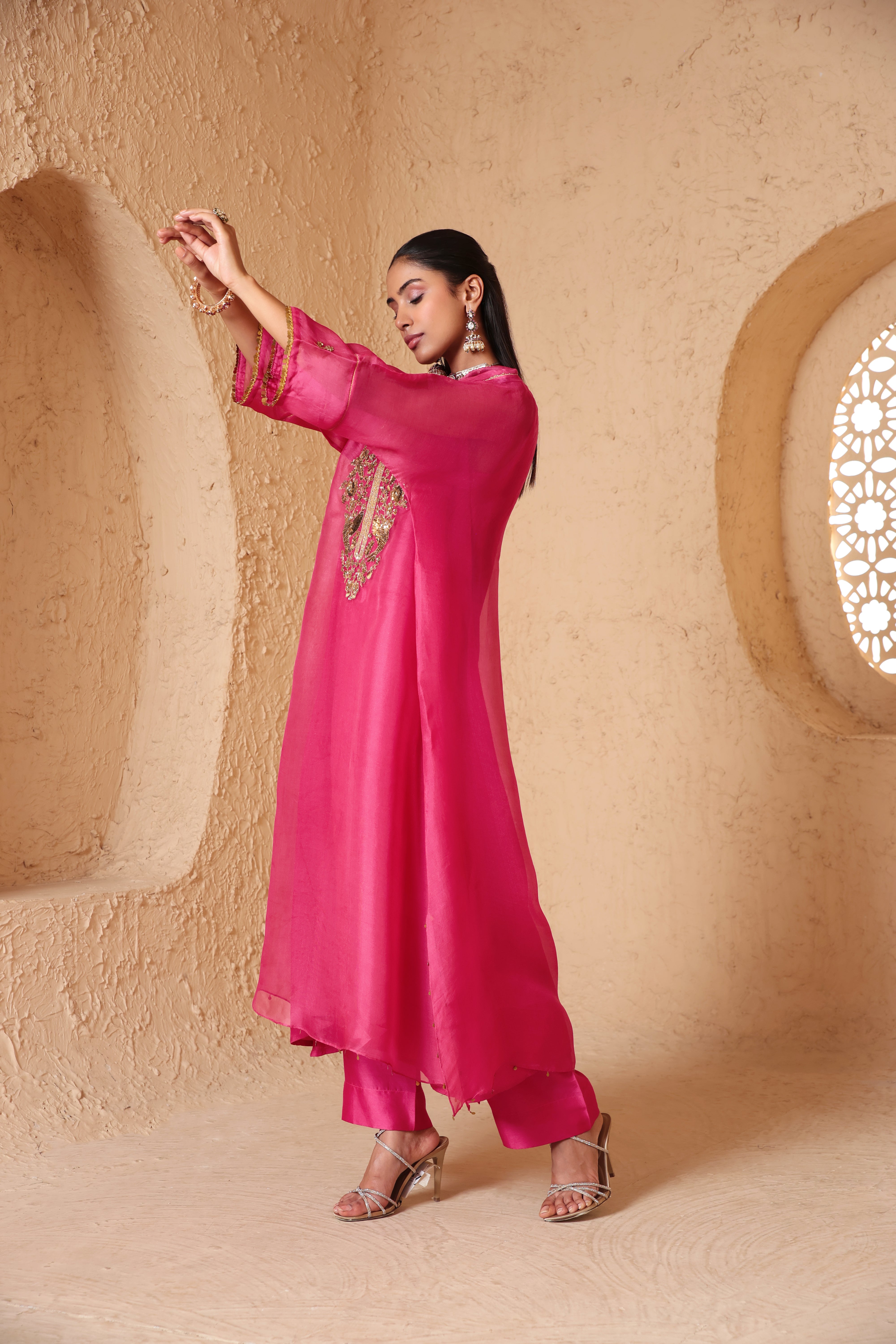 Mehrang Pink Kaftan Kurta Set