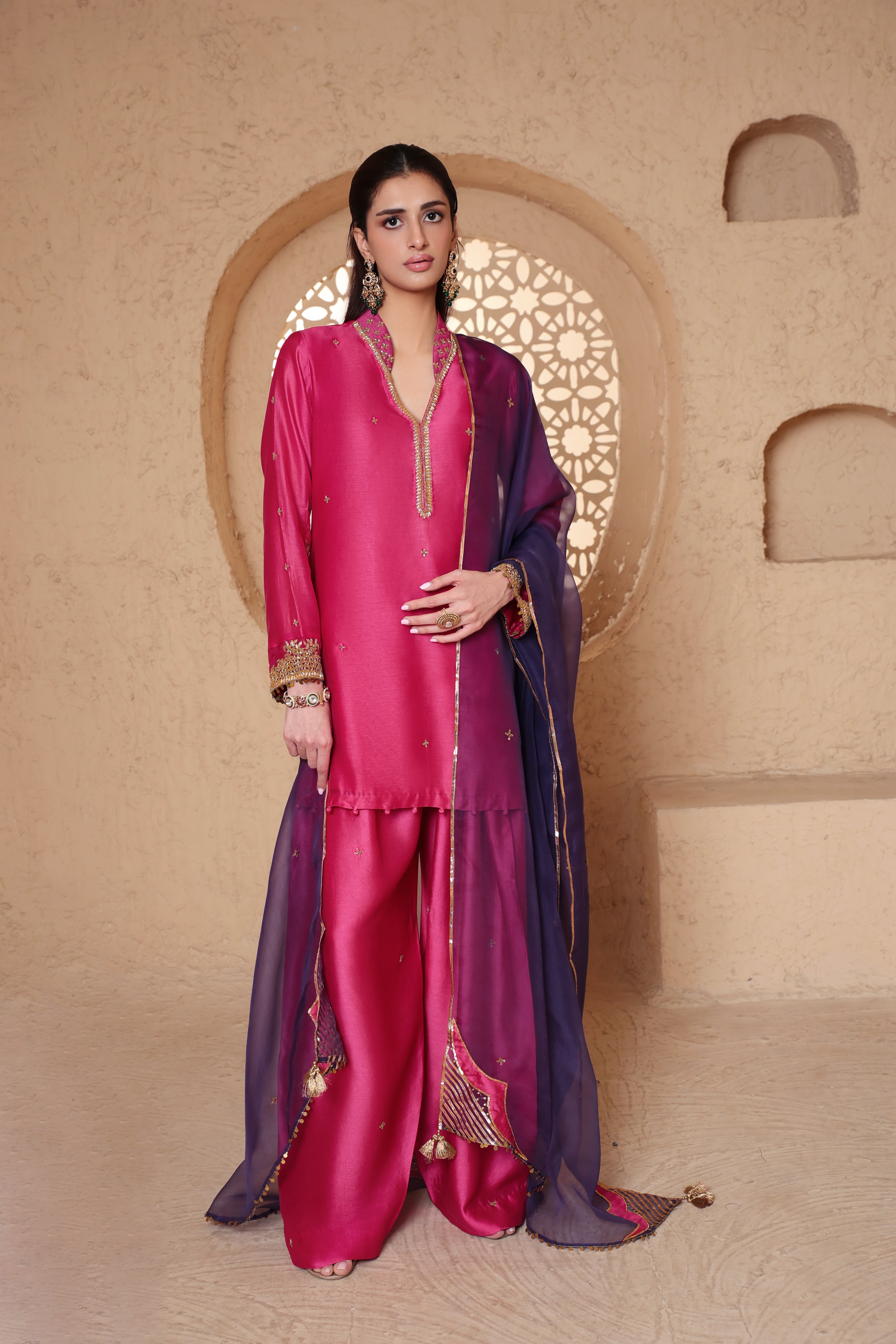 Mehrang Pink Short Buti Kurta Set
