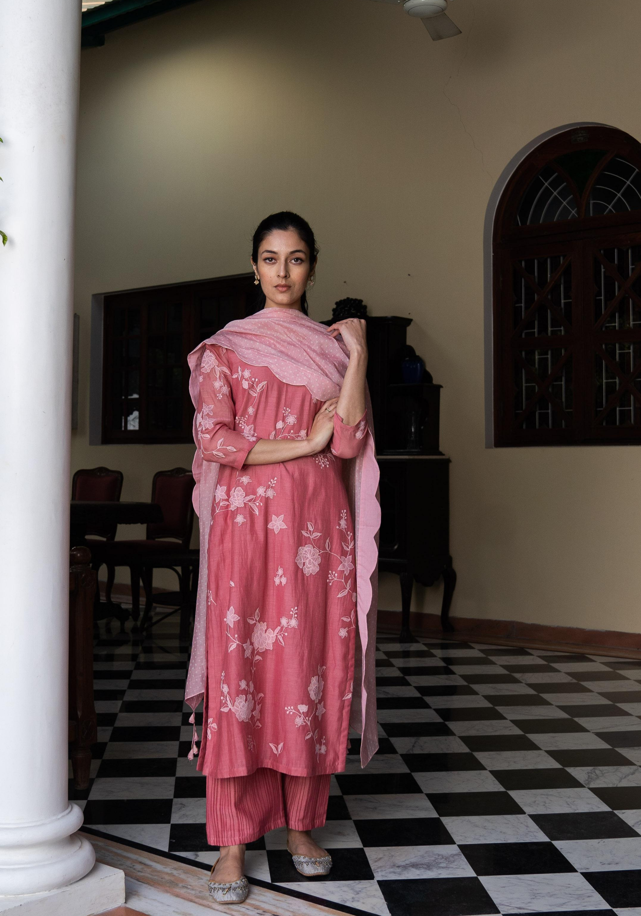 Hibiscus Thread Embroidered Kurta Set