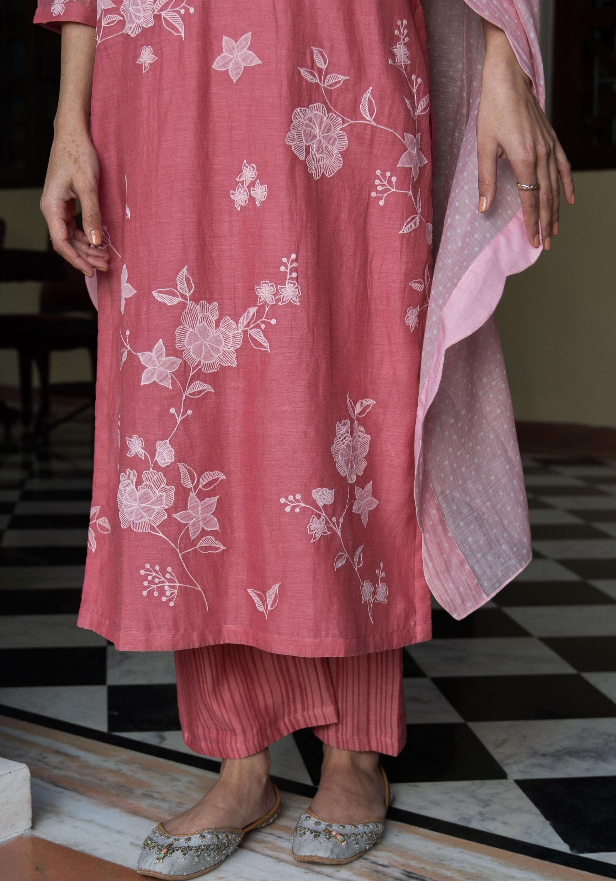 Hibiscus Thread Embroidered Kurta Set