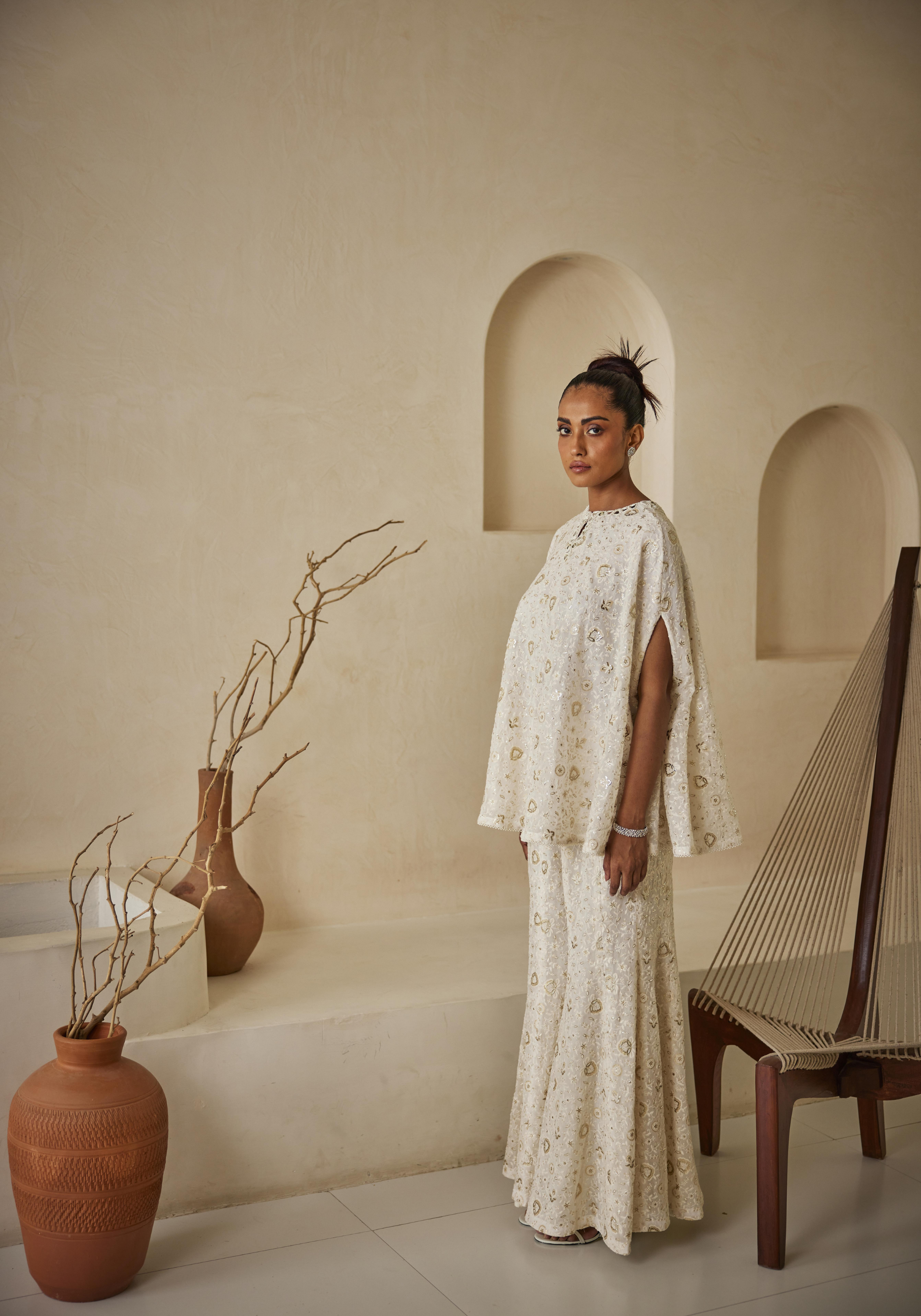 Chikankari Round Cape