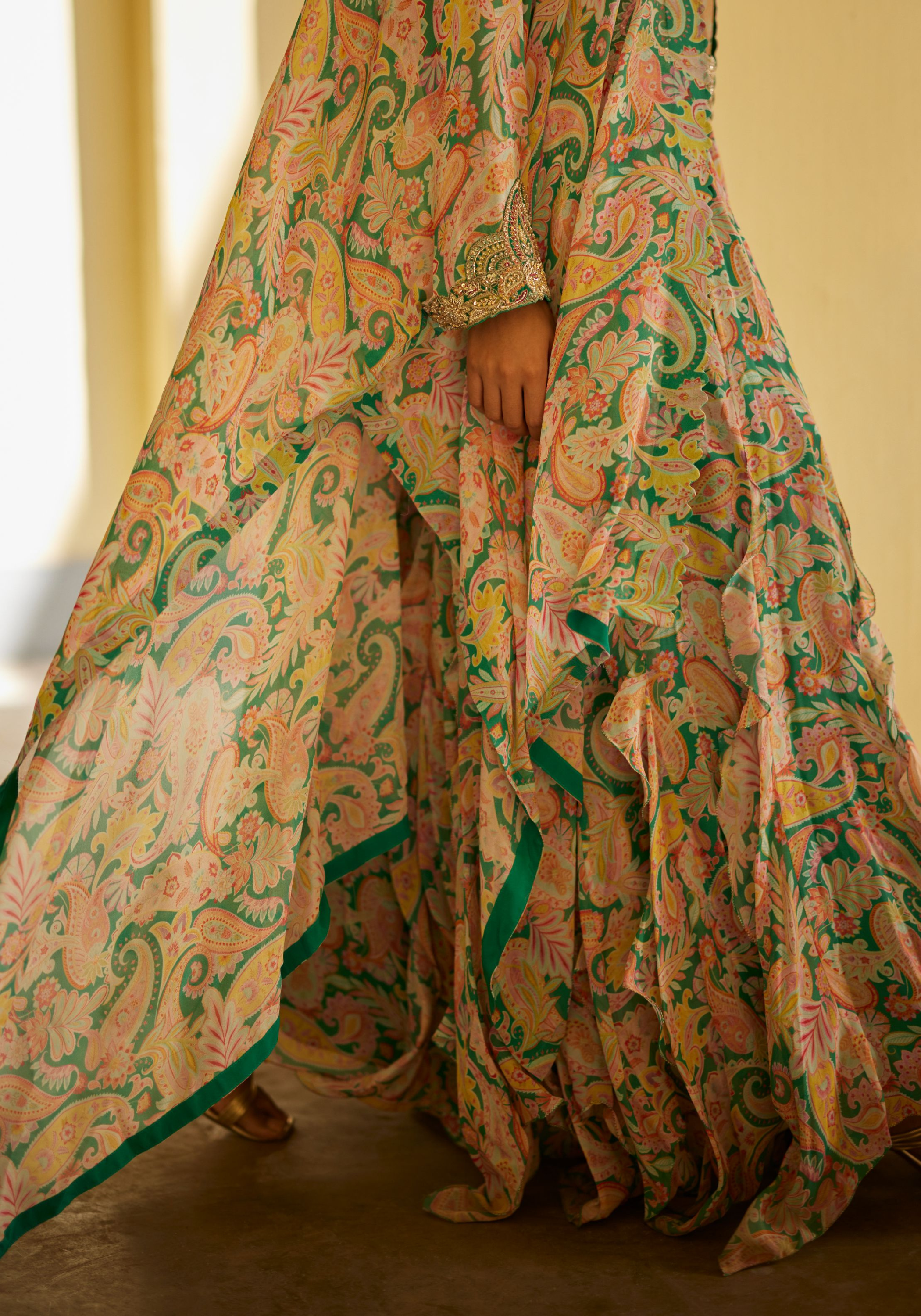 Mihir Cape Set