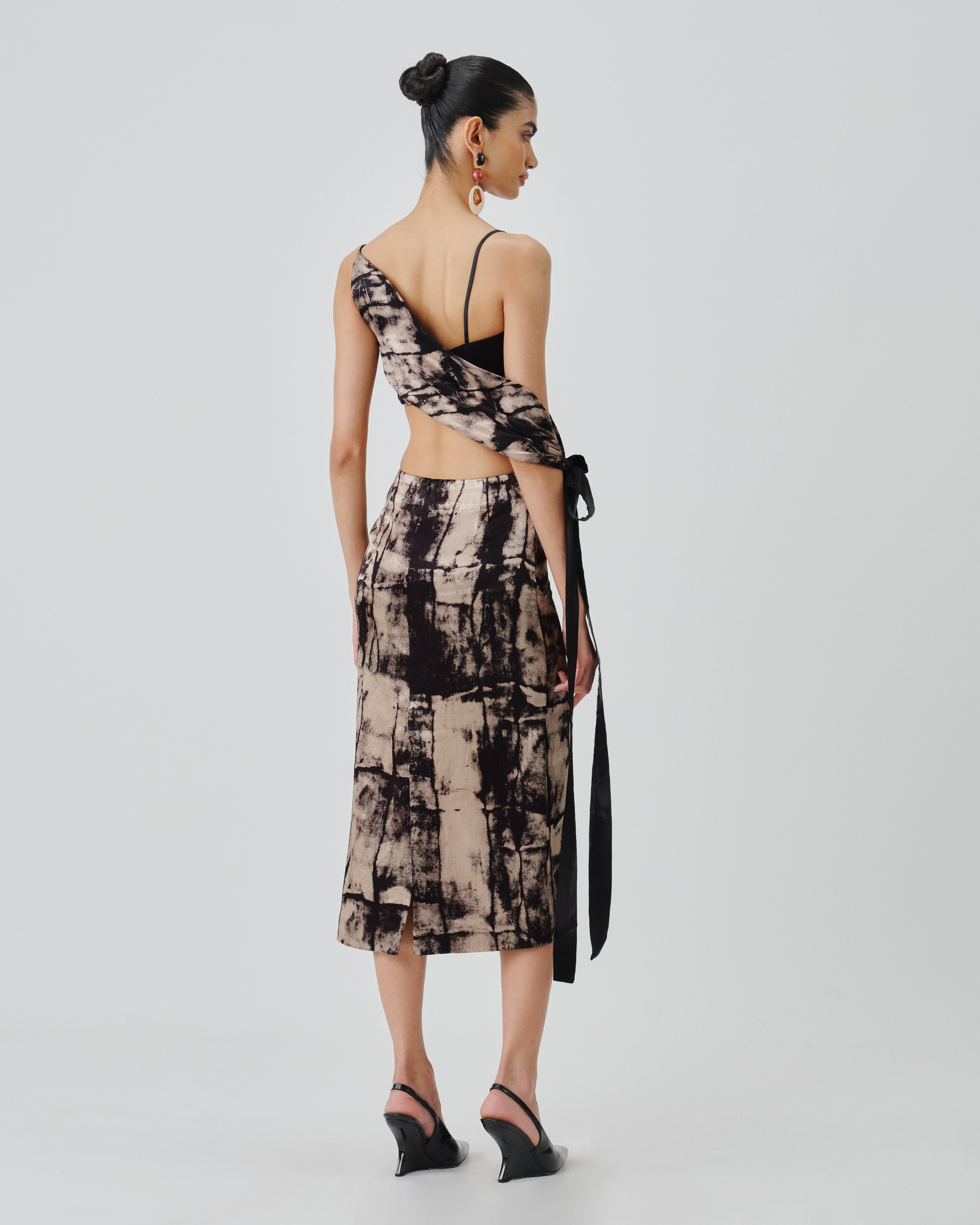 Monolith Column Skirt