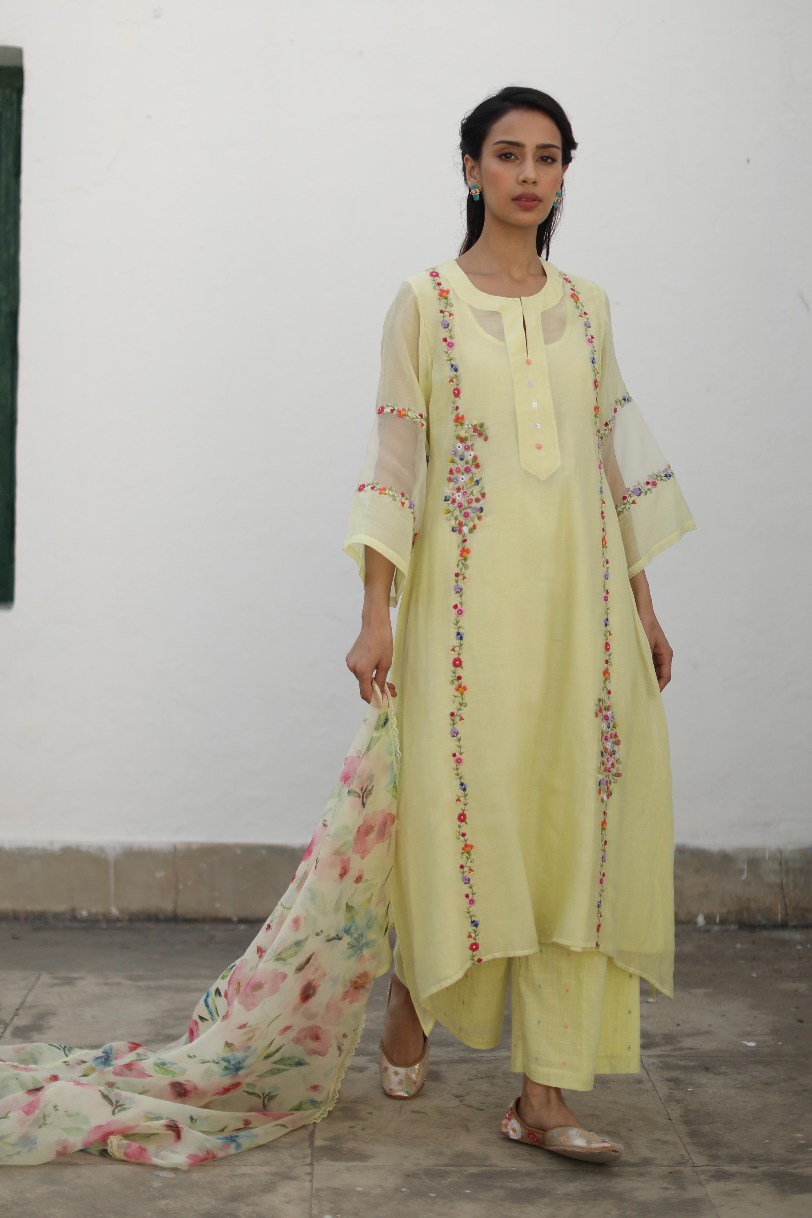 Shikaara Kurta Set