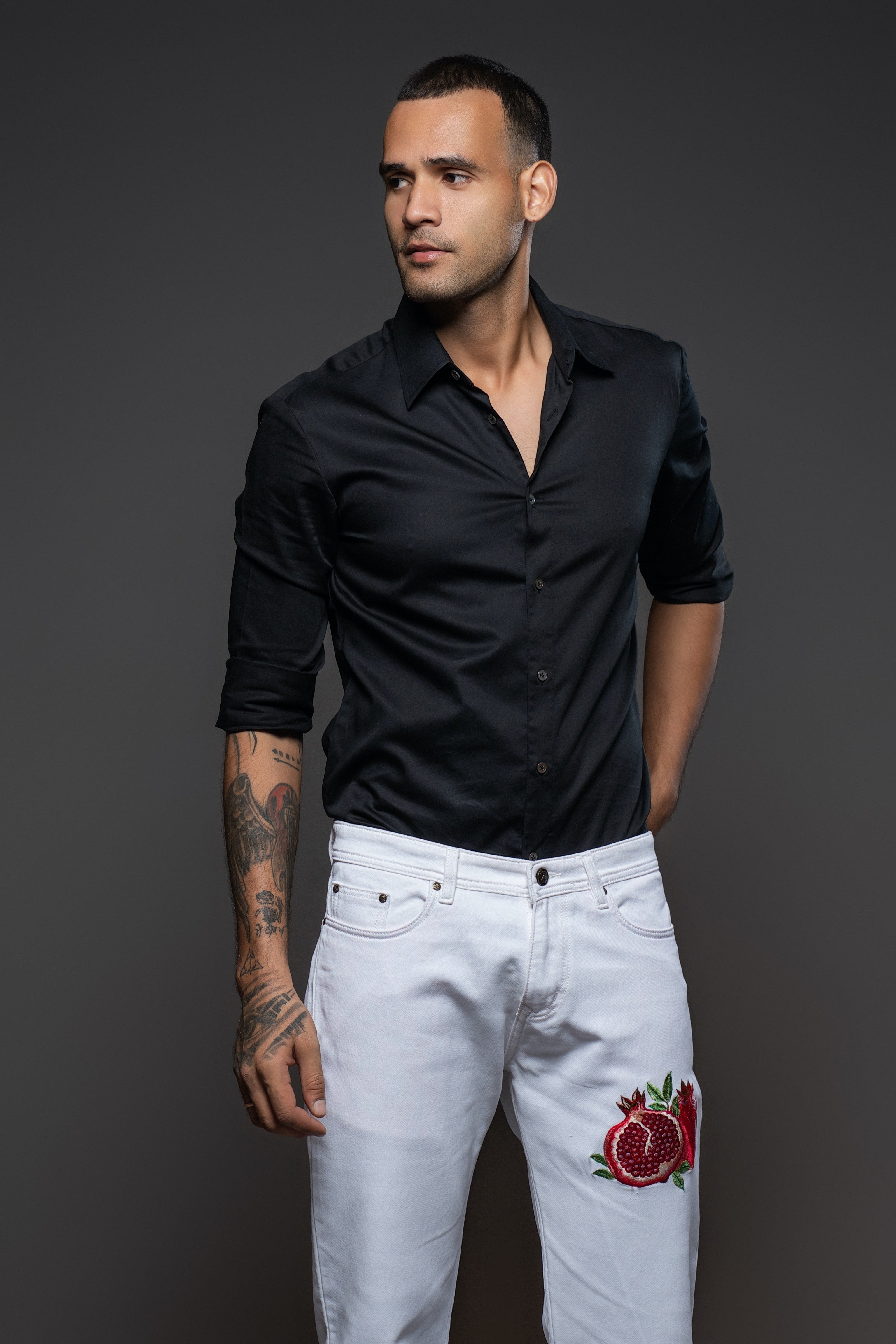 Light Off White Jeans with Pomegranate Embroidery motif