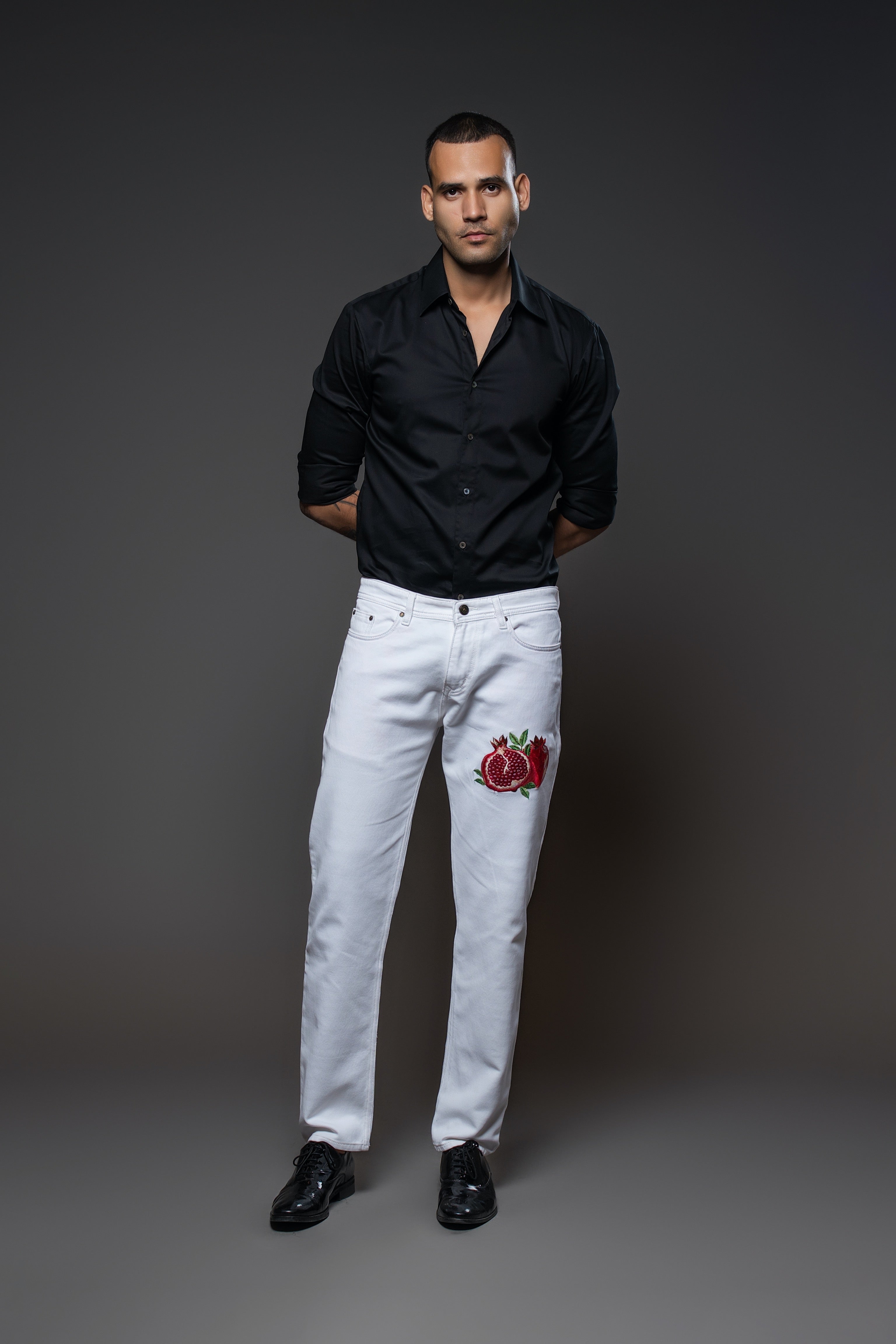 Light Off White Jeans with Pomegranate Embroidery motif