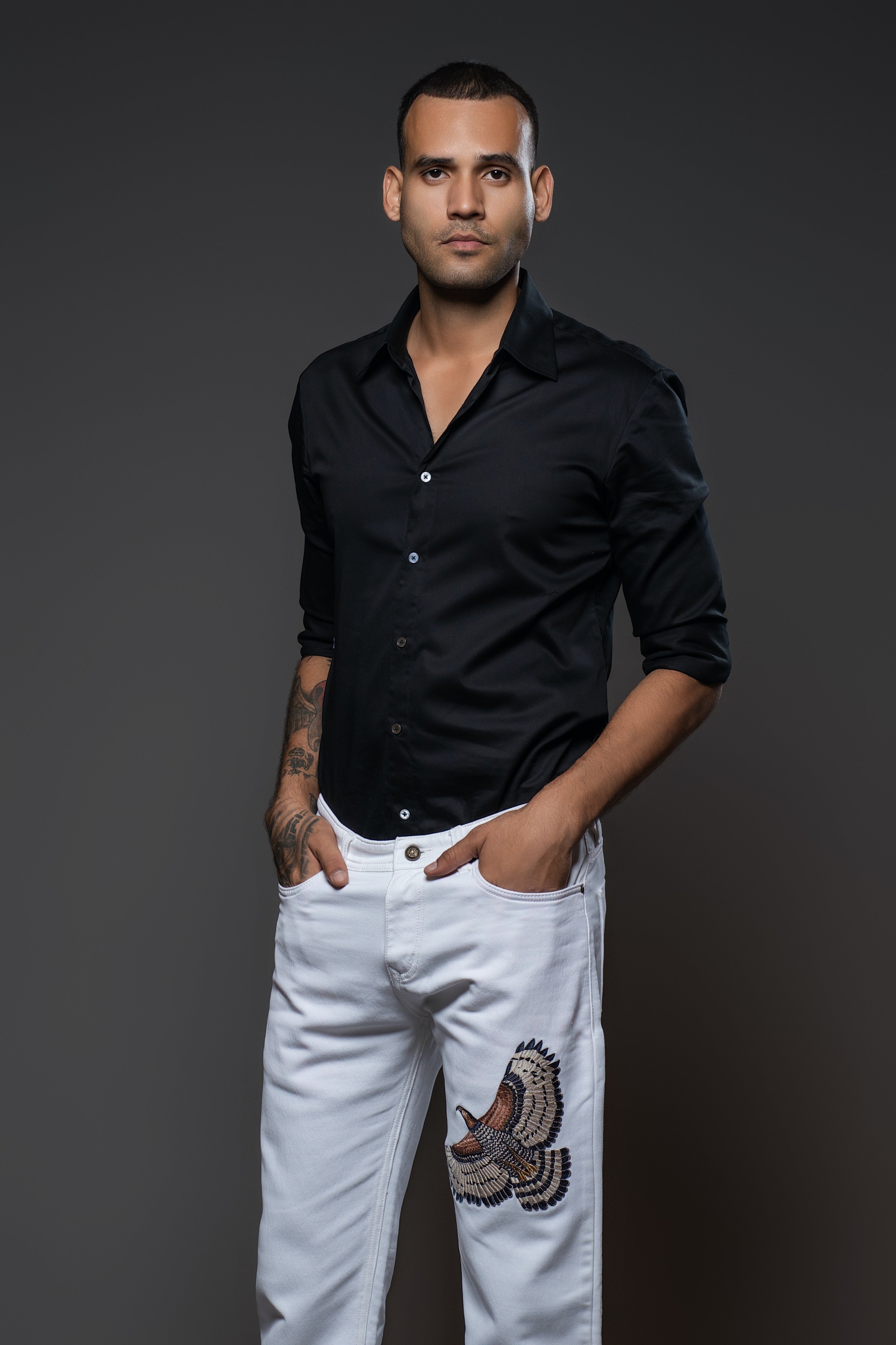 Light Off White Jeans With eagle Embroidery