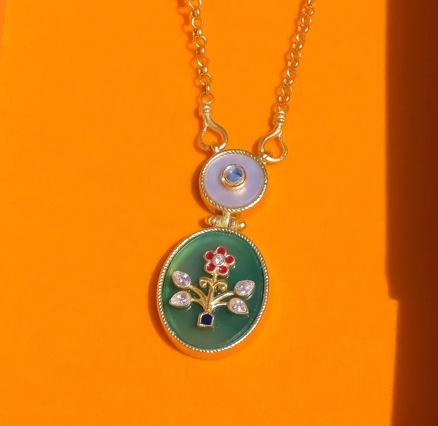 Vintage Queen Green Onyx Pendant Necklace