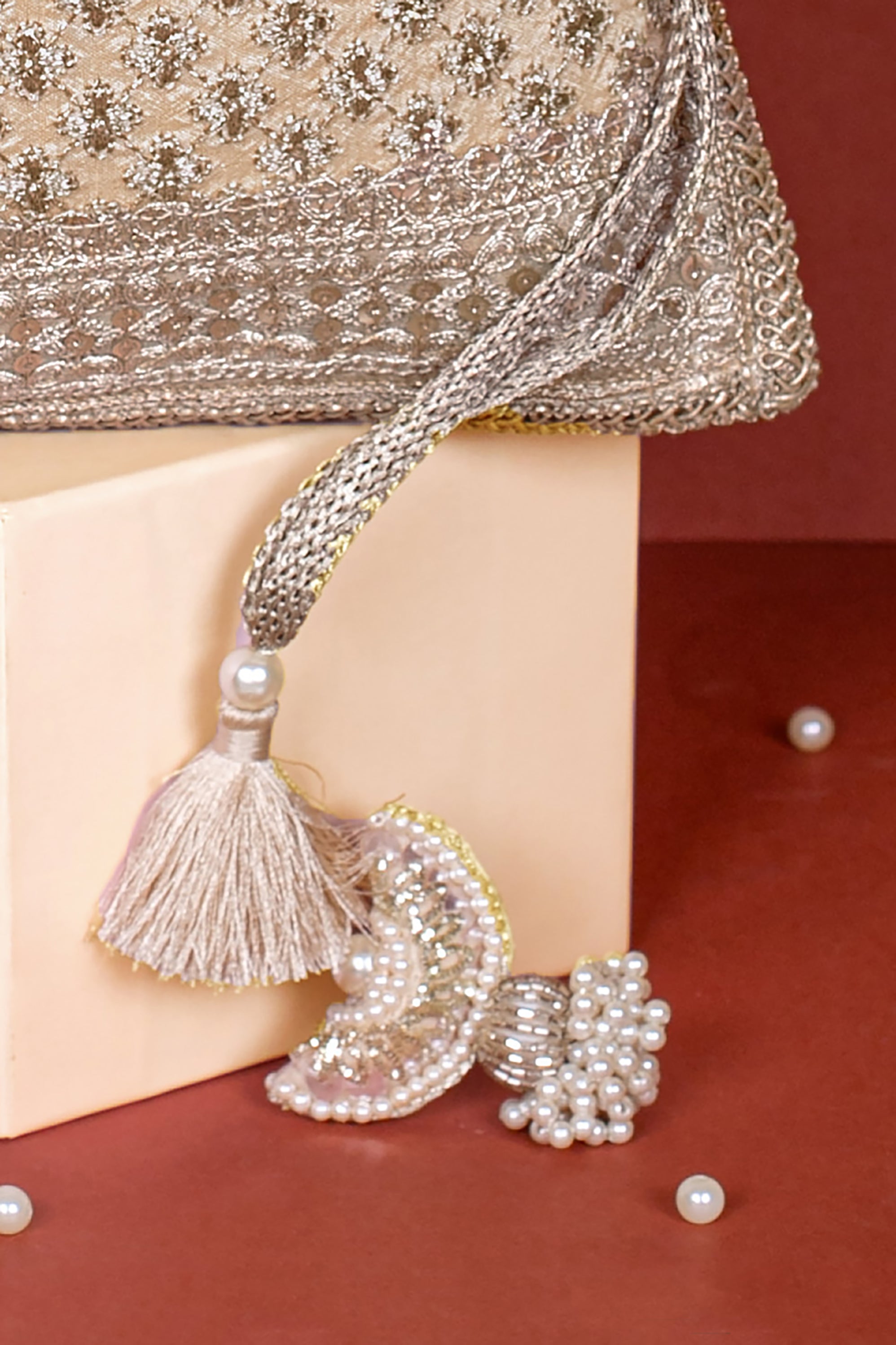 Inaya Gold Potli