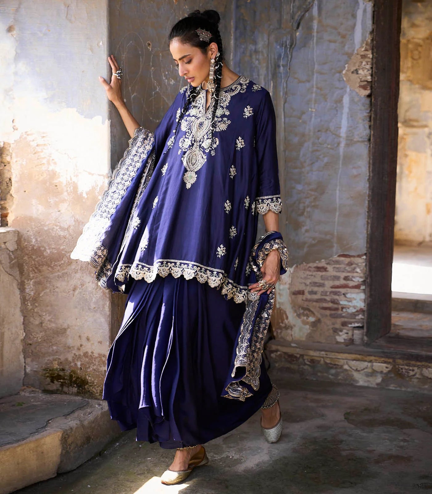 Emroidered Tuinc With Dupatta And Cowl Skirt