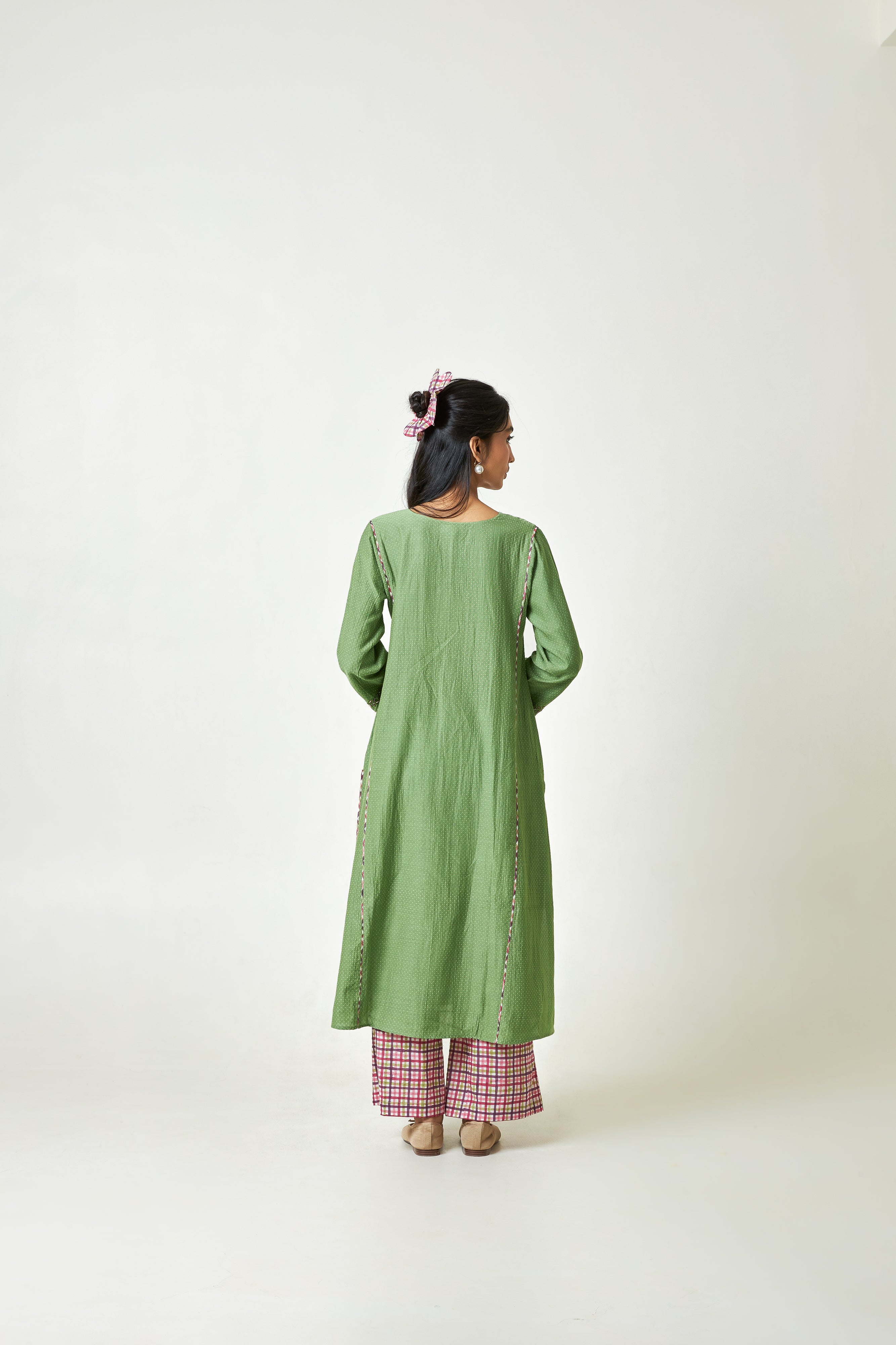 Kiwi Mist Embroidered Kurta Set- Set Of 3
