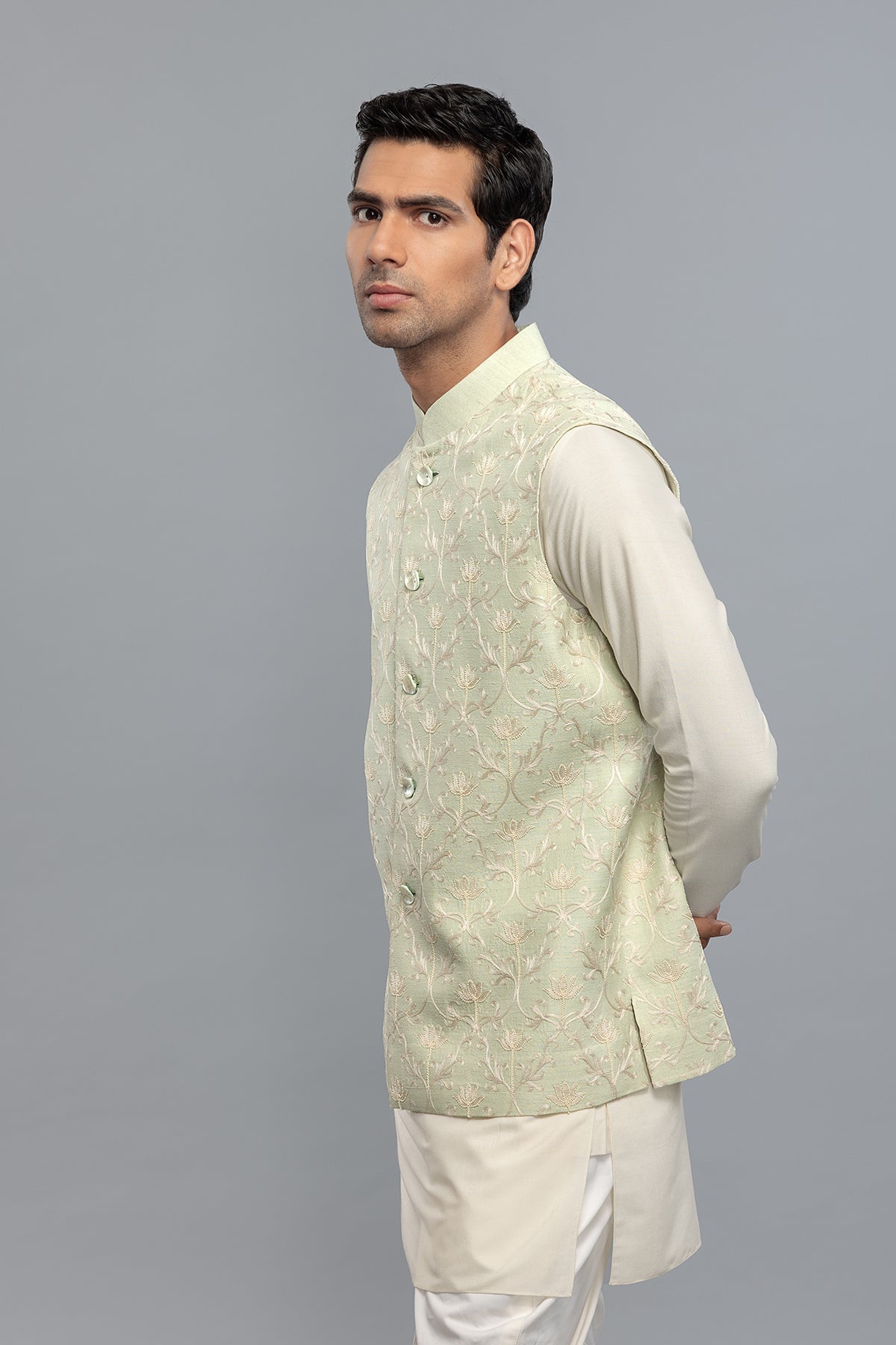 Men's Matka Bundi With Resham Embroidery