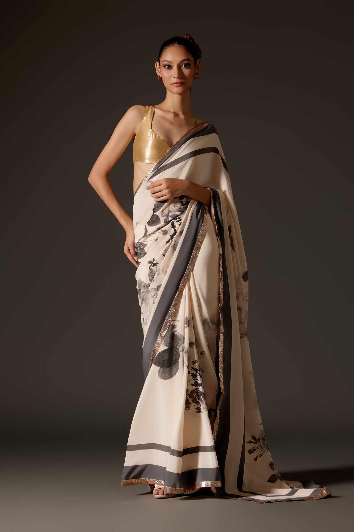 Crepe Saree With Blouse