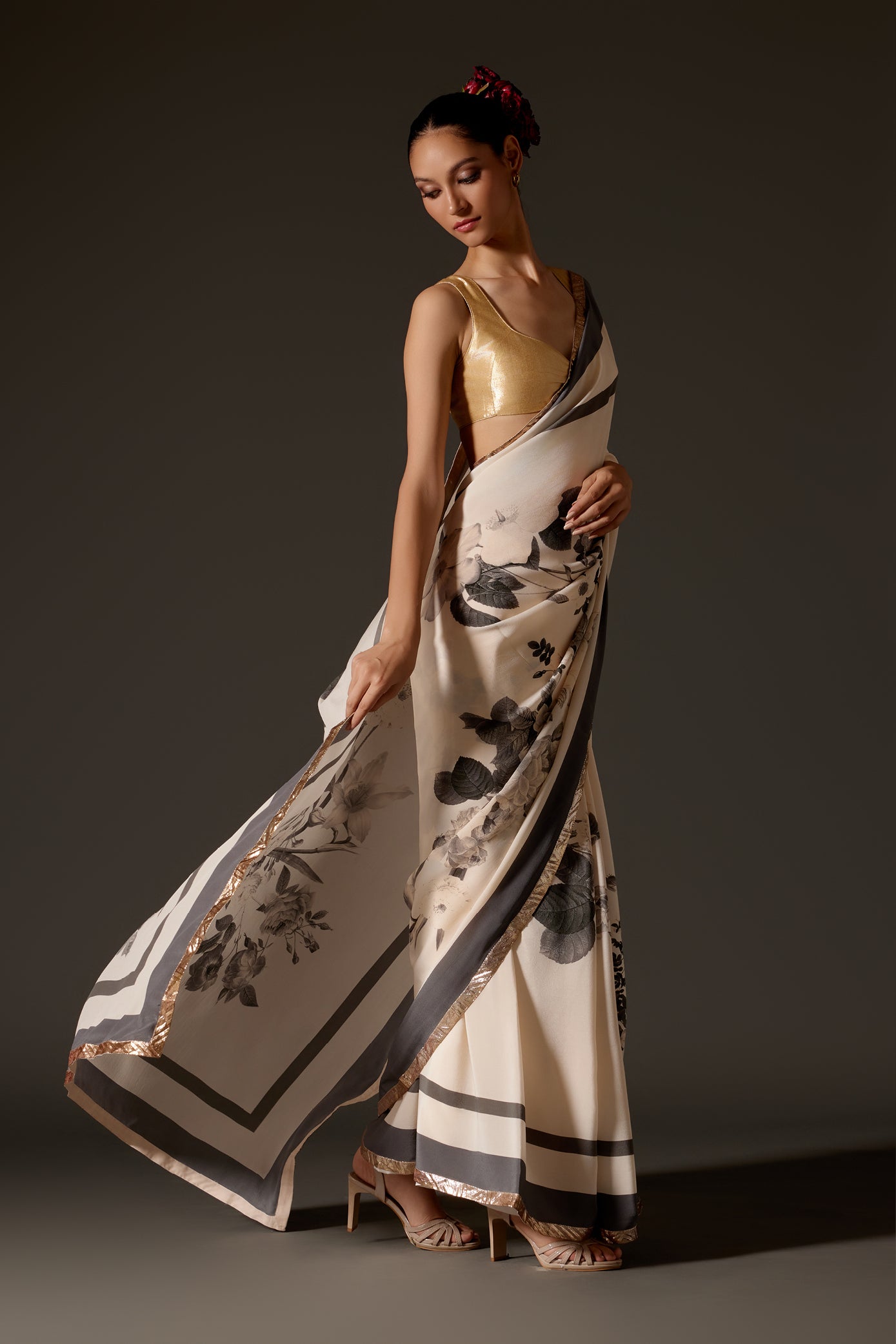 Crepe Saree With Blouse