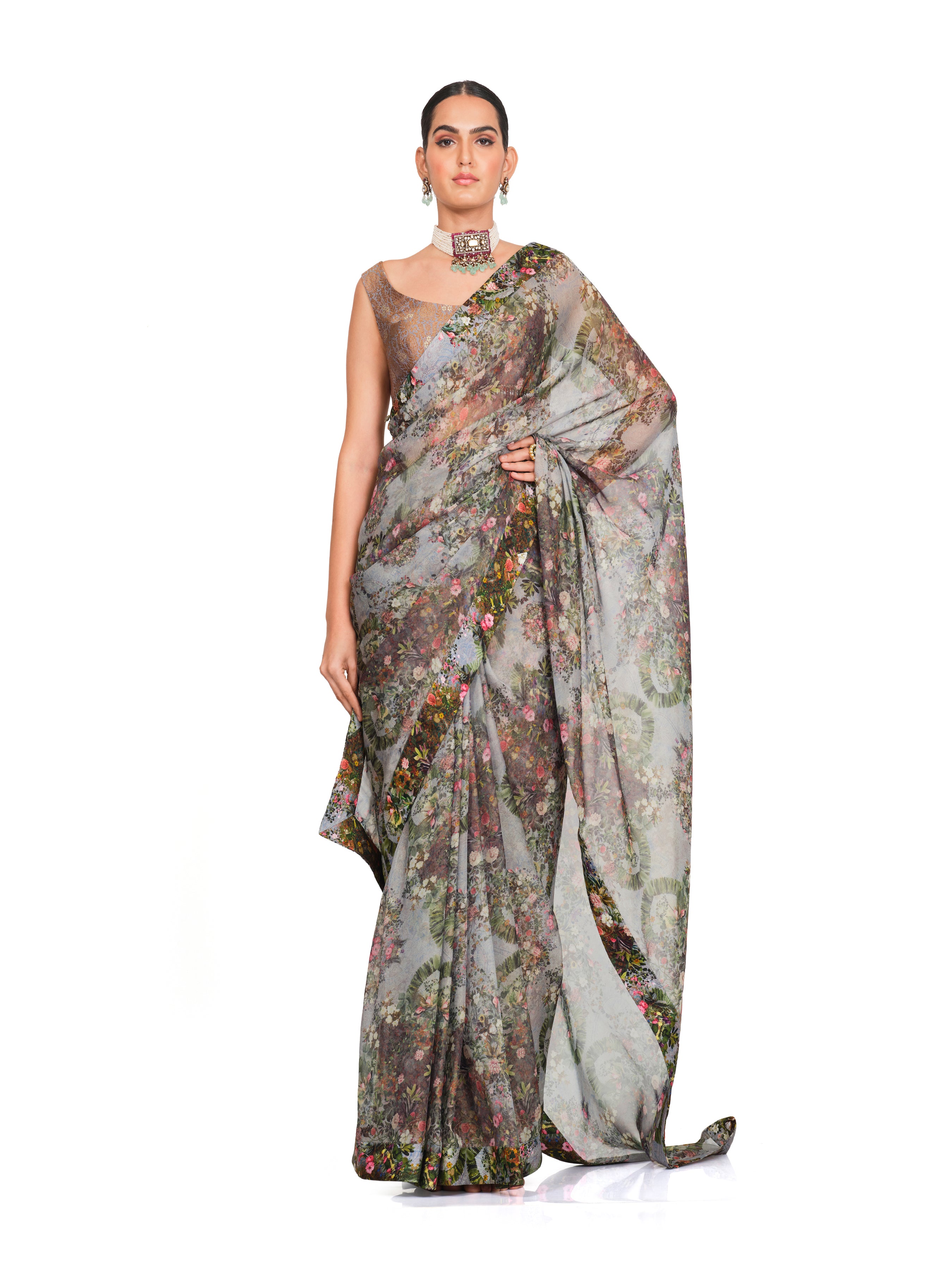 Printed Saree With Hem Tassel Blouse