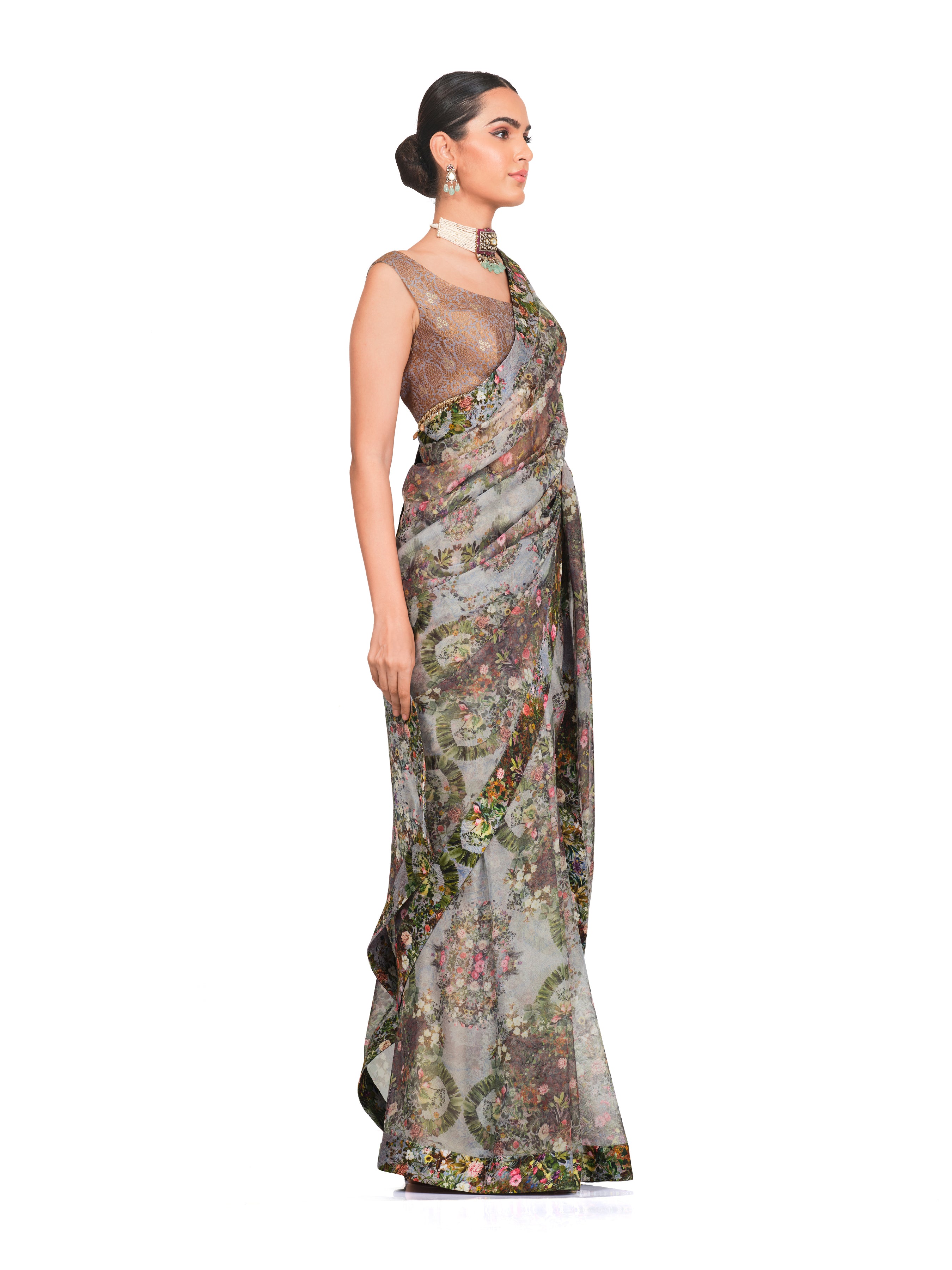 Printed Saree With Hem Tassel Blouse