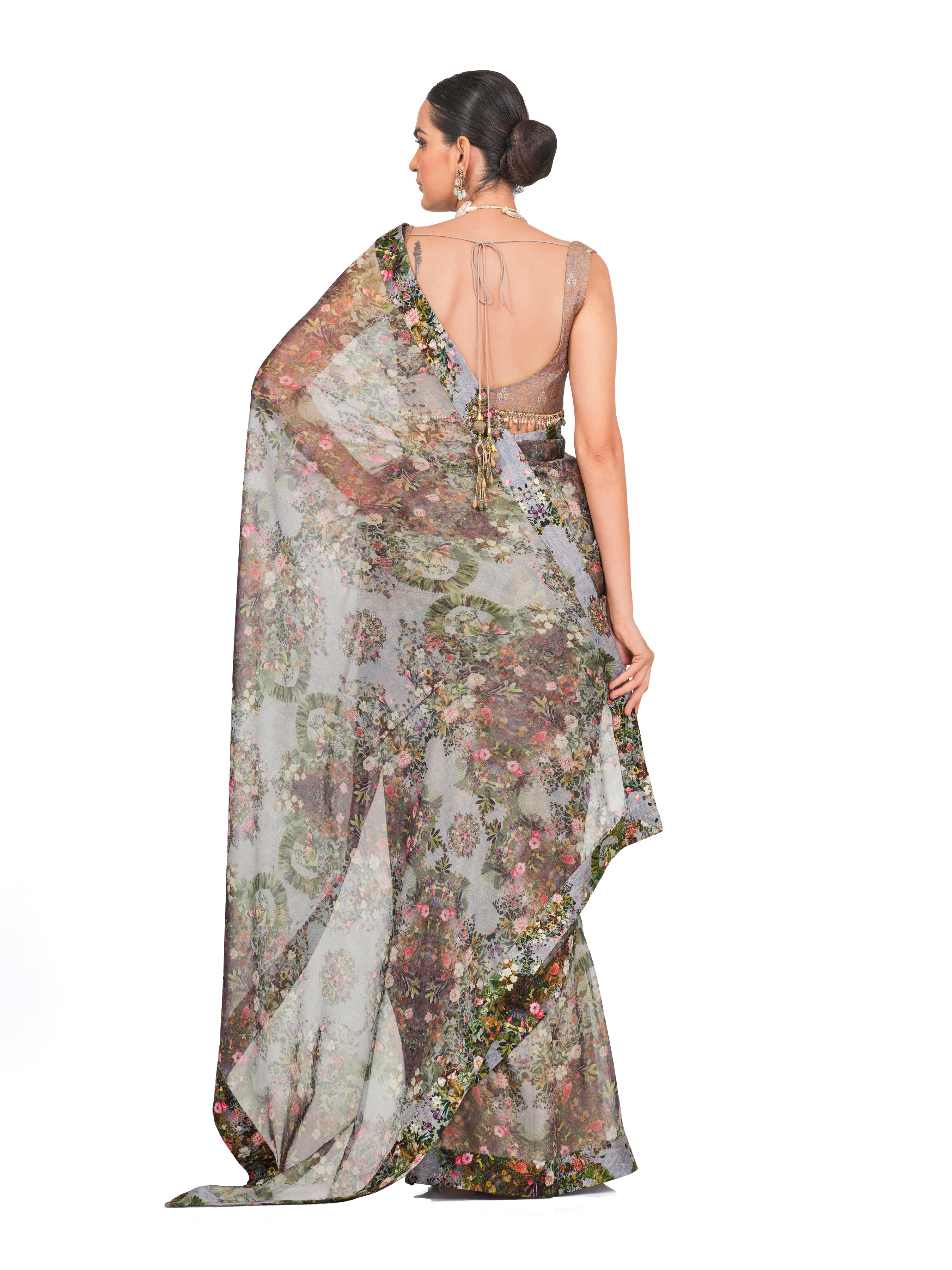 Printed Saree With Hem Tassel Blouse