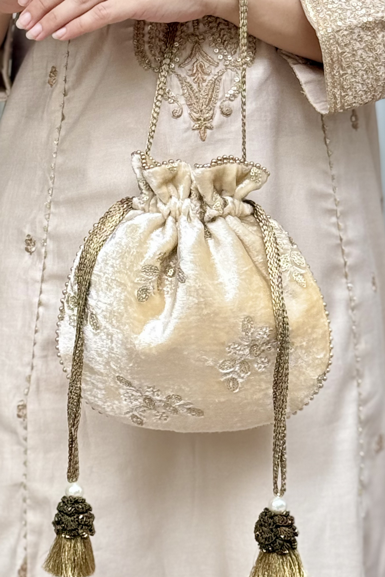 Ras Velvet Embroidered Potli - Off-white