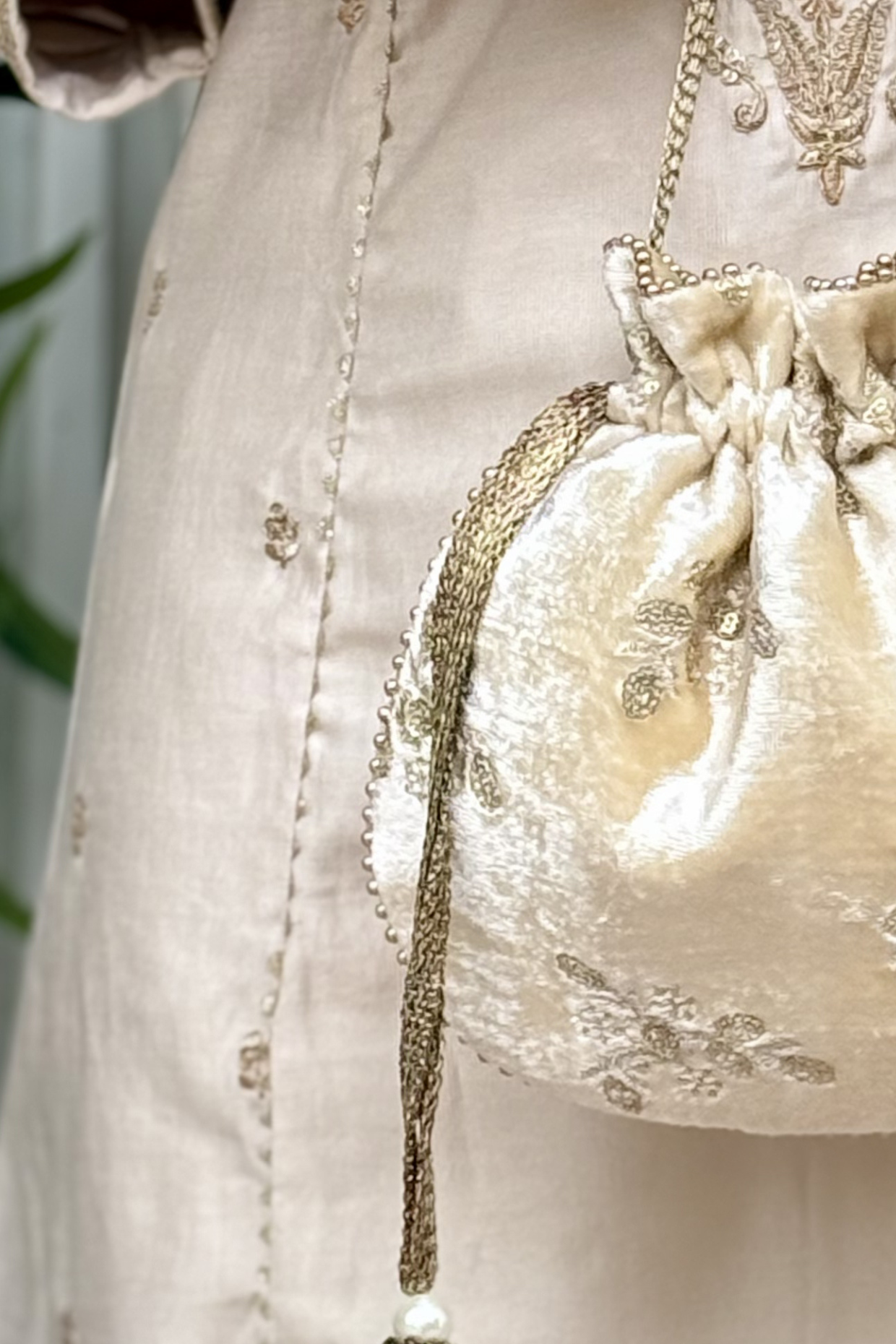Ras Velvet Embroidered Potli - Off-white