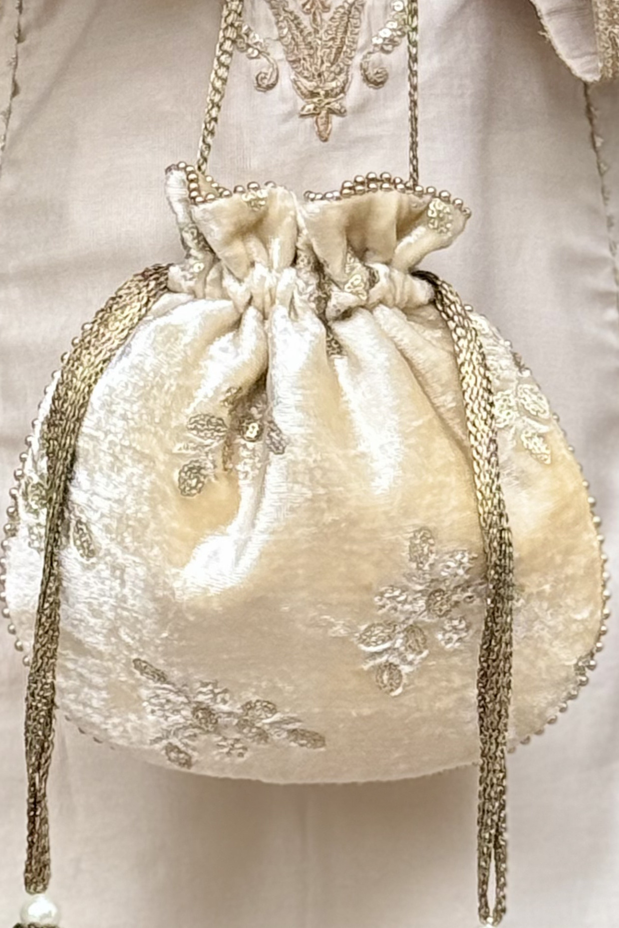 Ras Velvet Embroidered Potli - Off-white