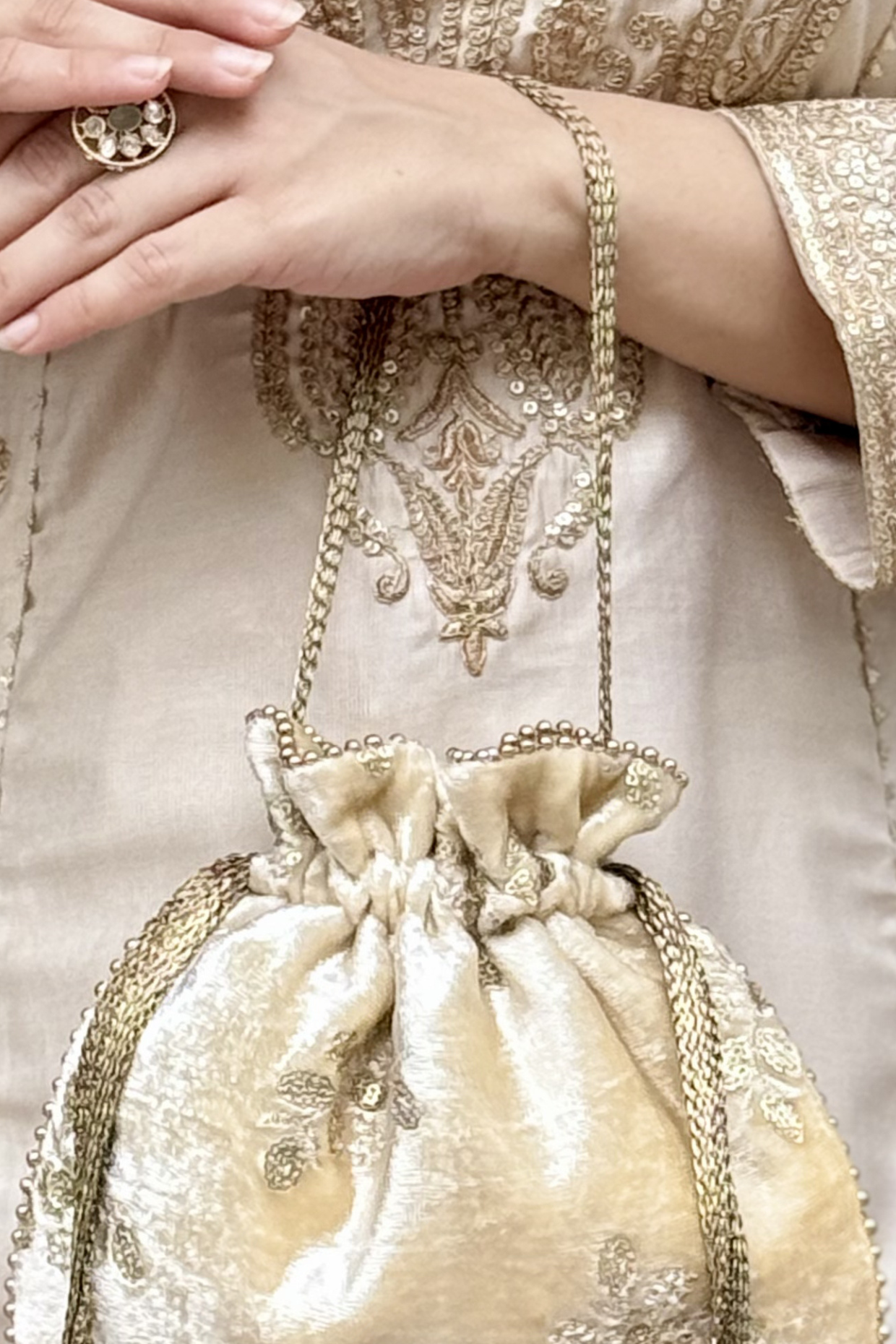 Ras Velvet Embroidered Potli - Off-white