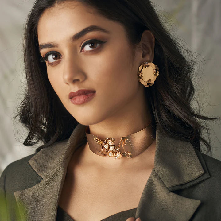 Amazonian Choker With Pearls