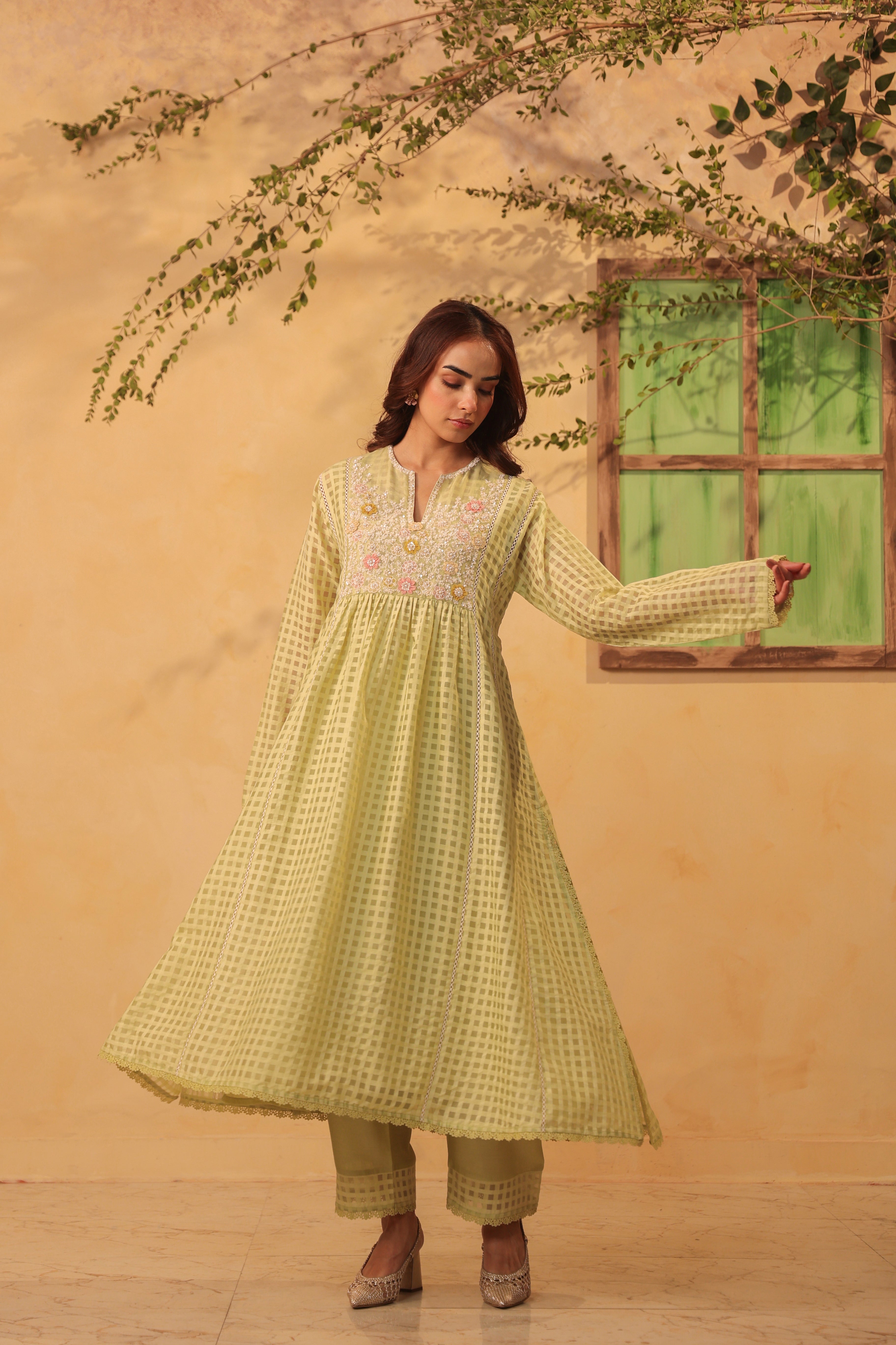 Vaayu Green Panelled Kalidar Set