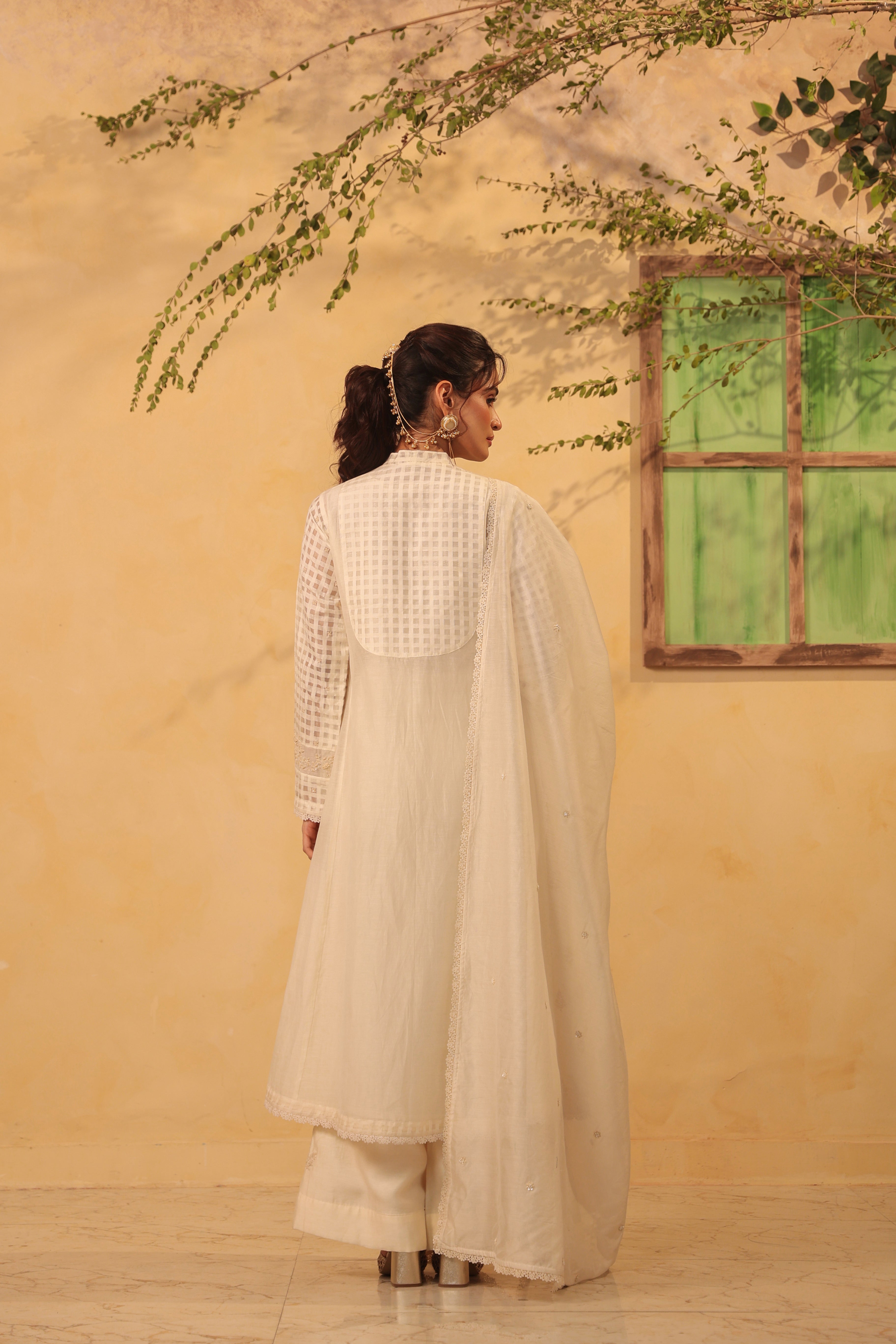 Vaayu Ivory Kalidar Set