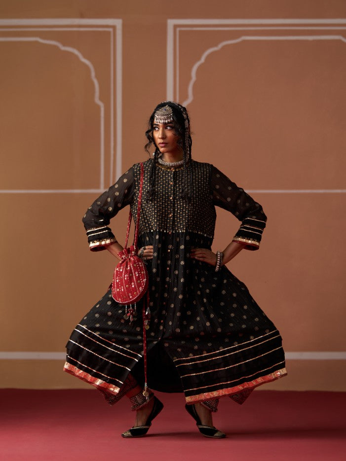 Meenal Kurta