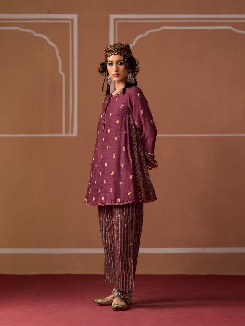 Oorja Kurta