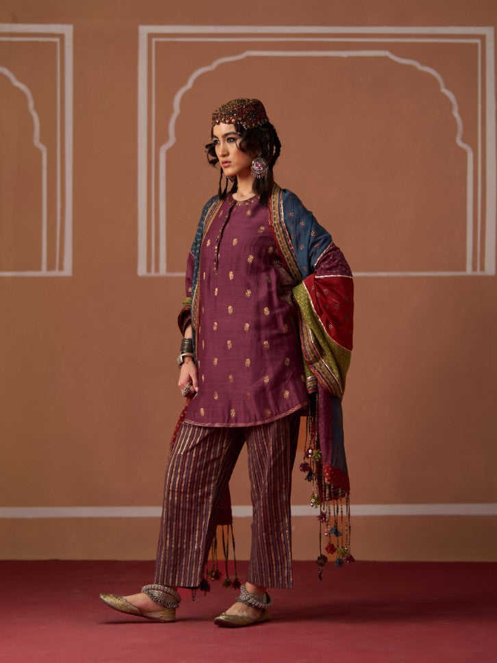 Oorja Kurta