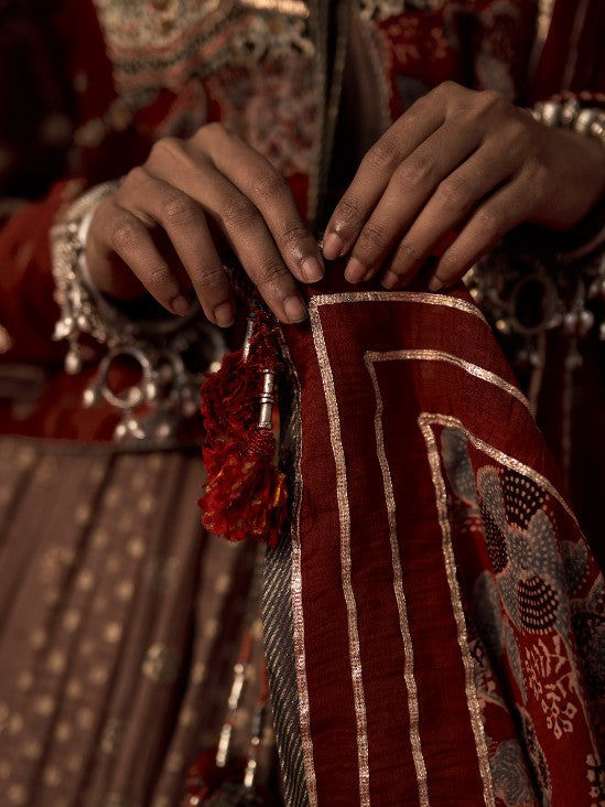 Mishti Kurta &
tania Churidar