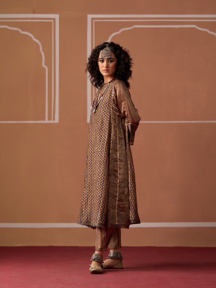 Kamya Kurta
