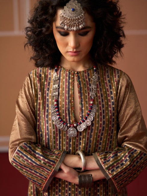 Kamya Kurta