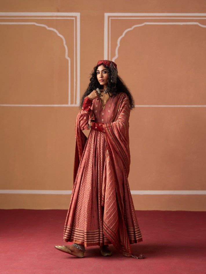 Krisha Kurta
tania Churidar