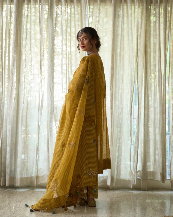 Nimi Dupatta