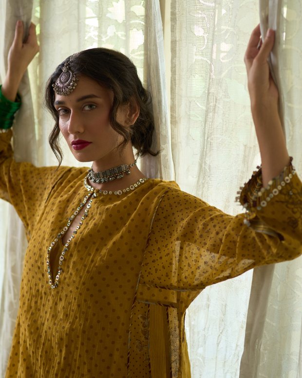 Kuhu Kurta