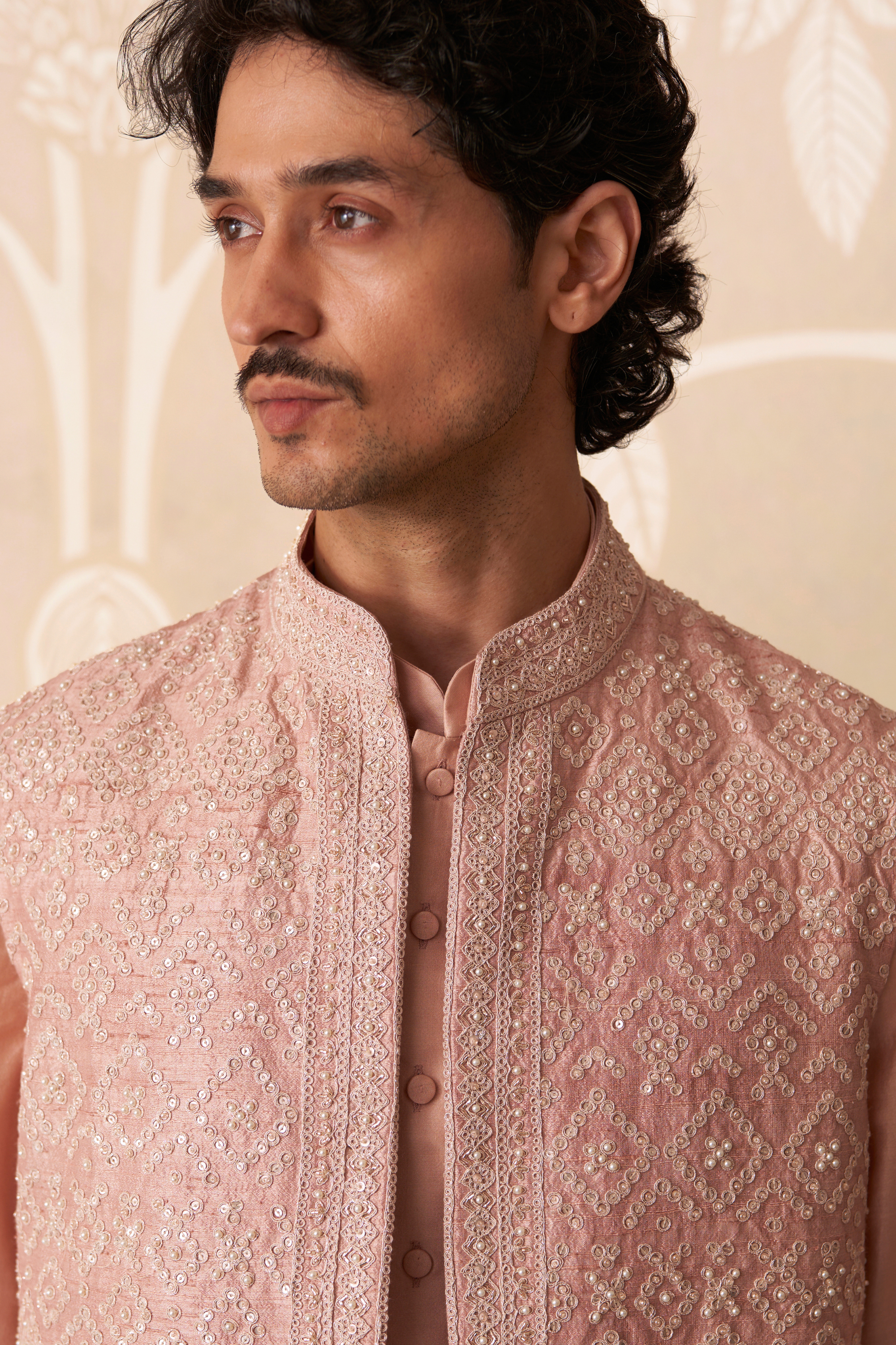 Ambar
kurta Bandi Set