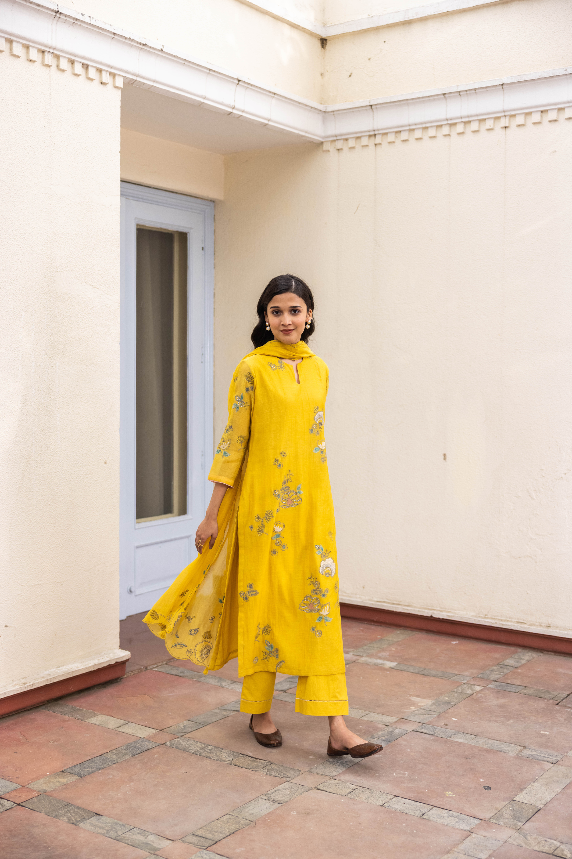 Rue Floral Applique Kurta Set