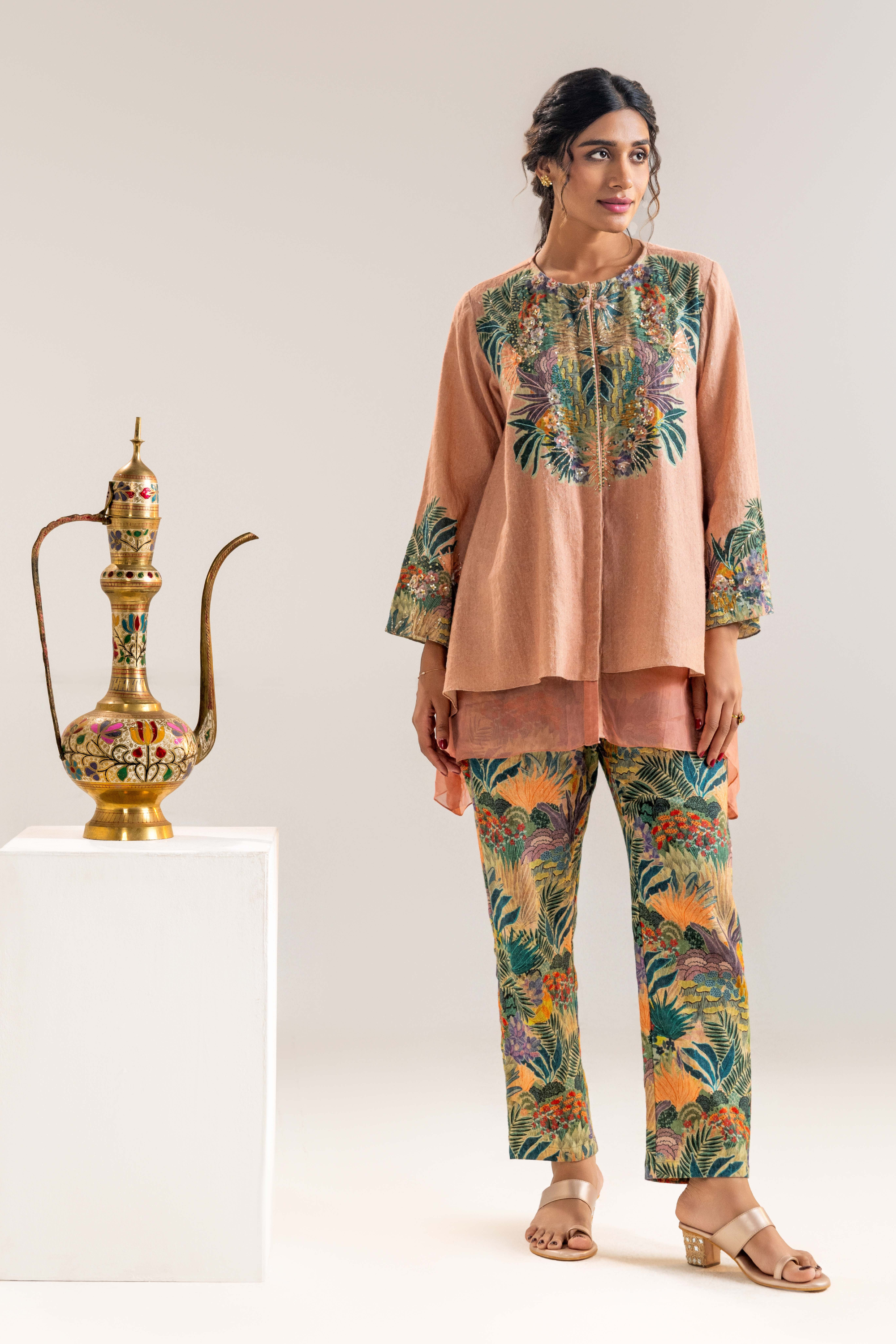 Kaira Embroidered Kurta Set