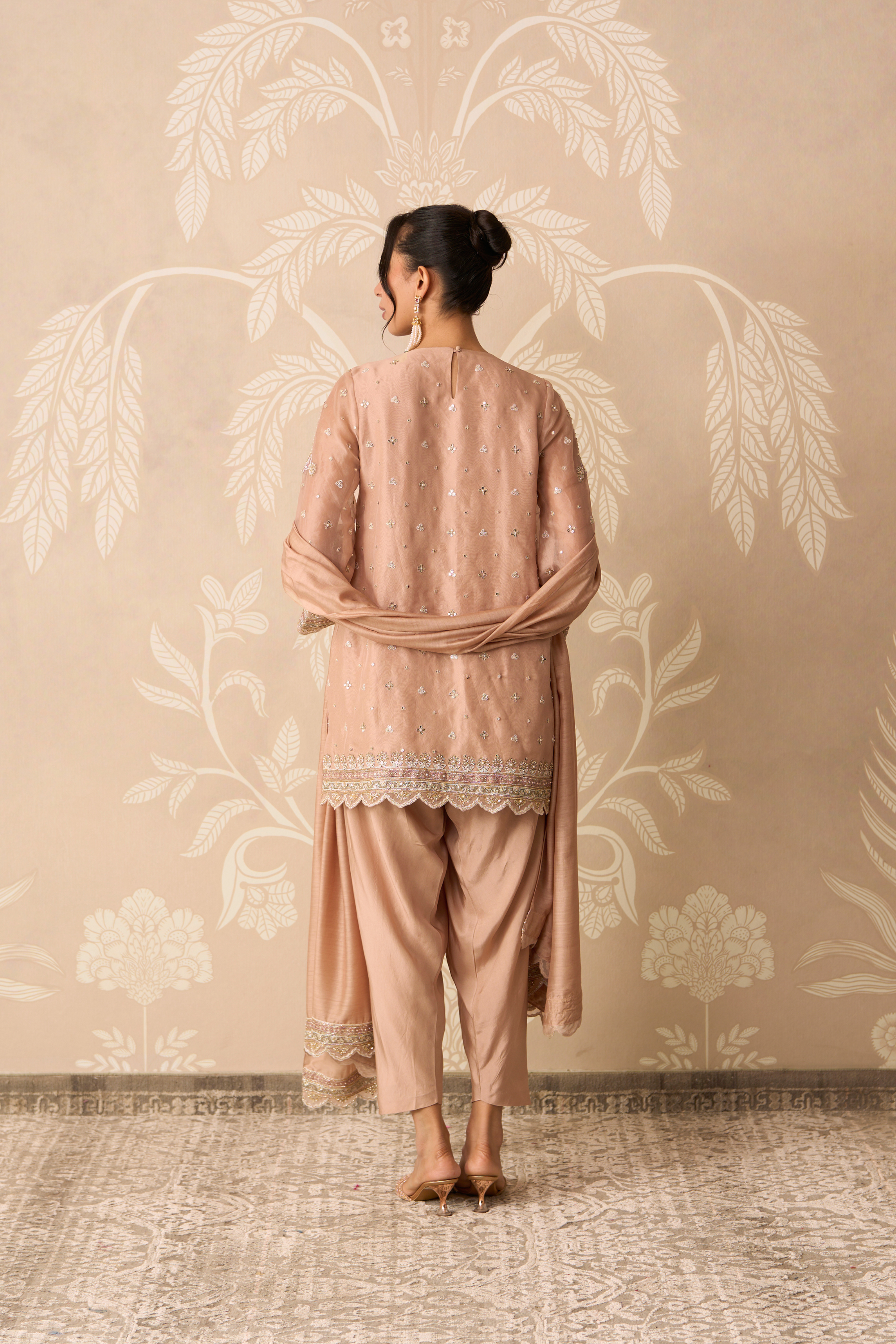 Zehn
kurta Salwar Set